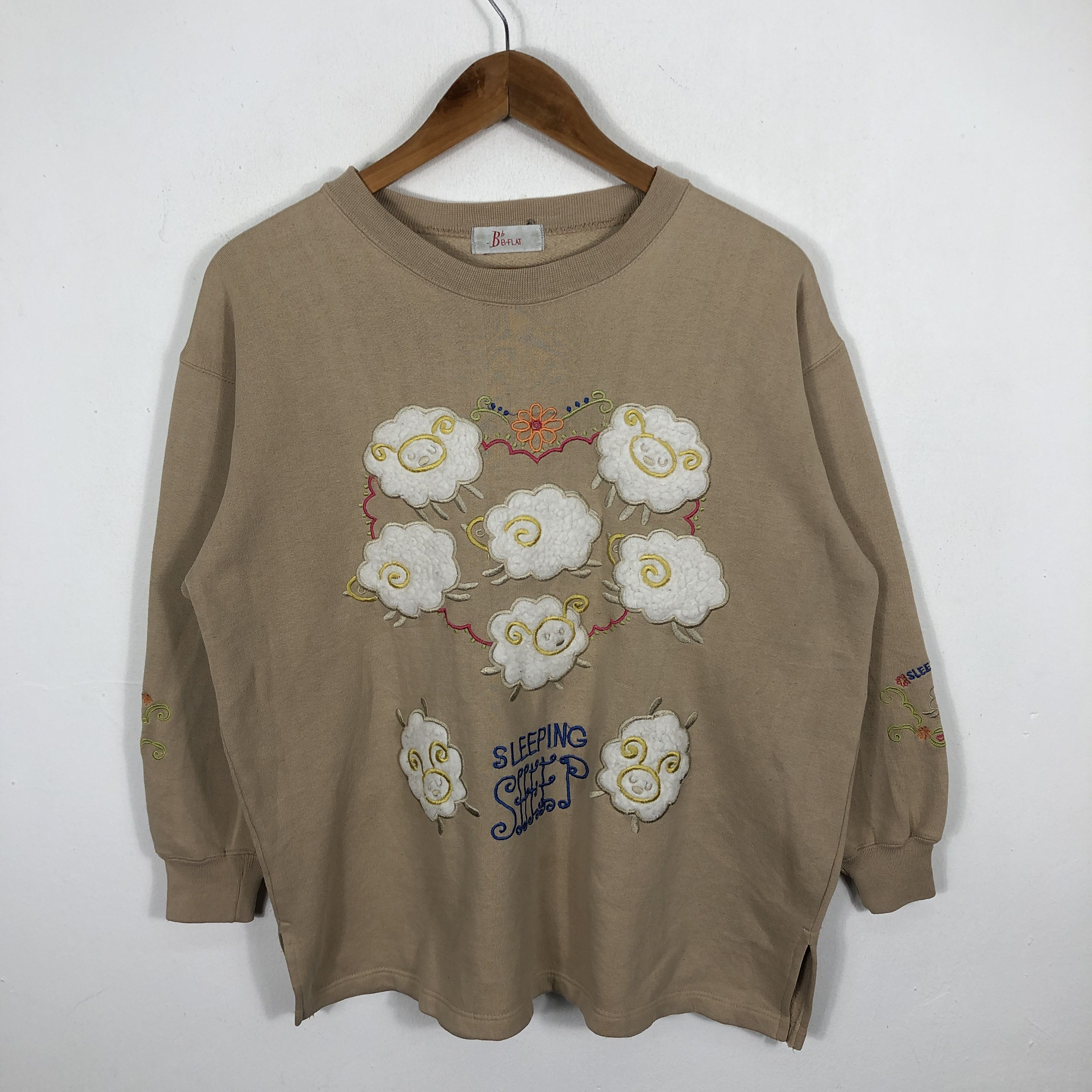 Vintage Bb-Flat Sleeping Sheep Sweatshirt SWT386