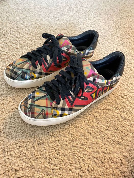 Burberry graffiti print sneakers online