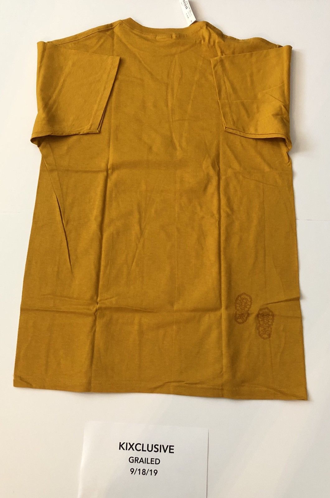 Supreme Biggie Ready To Die Gold Tee Size US L / EU 52-54 / 3 - 2 Thumbnail