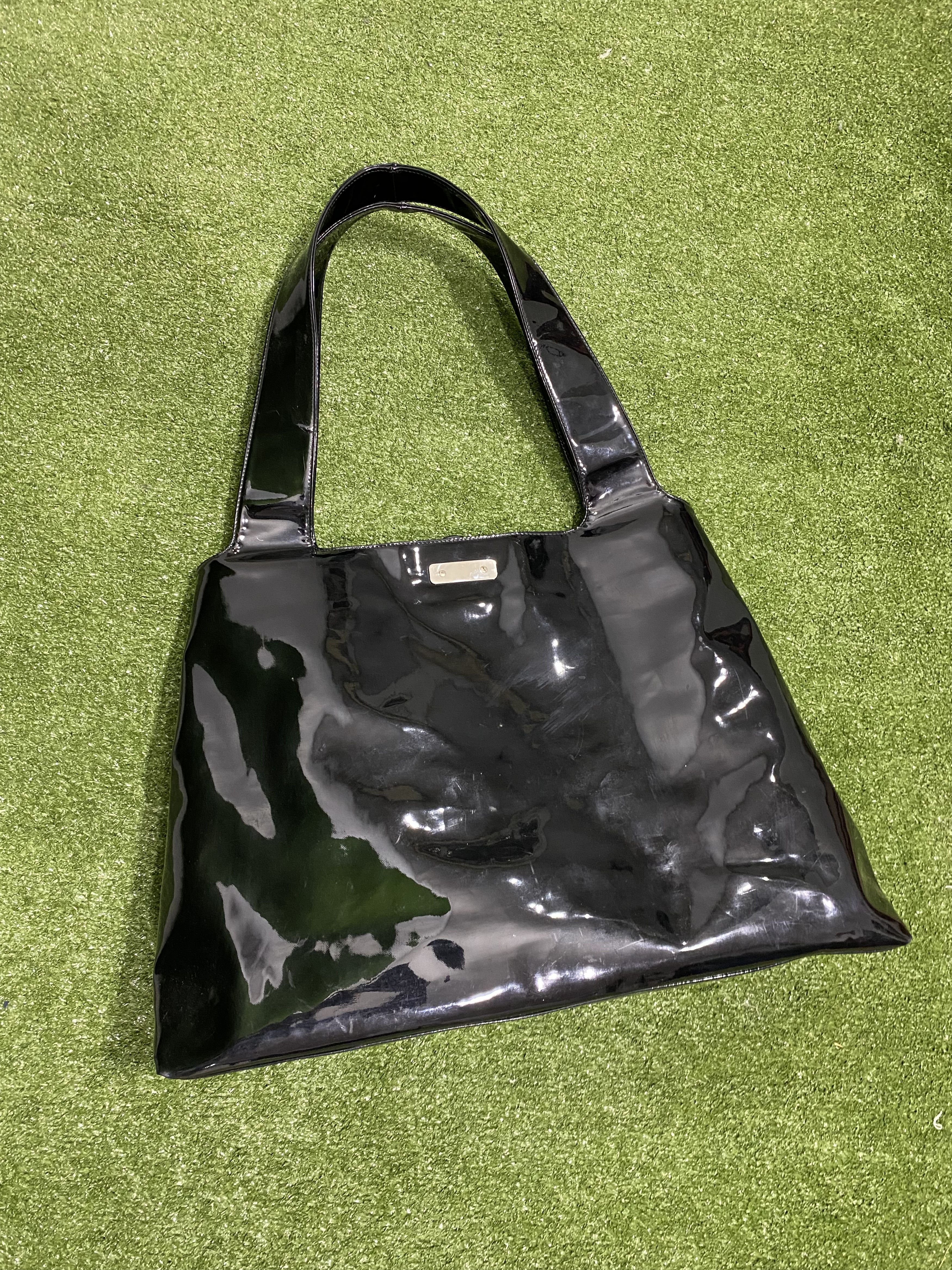 Salvatore Ferragamo × Vintage 🚨Vintage salvatore ferragamo 00s patent leather handbag Size ONE SIZE - 2 Thumbnail