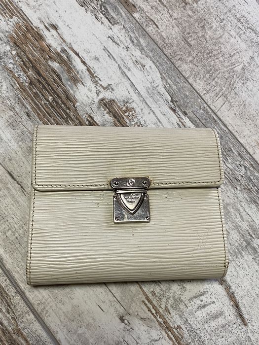 Louis Vuitton Ivory Epi Leather Koala Wallet