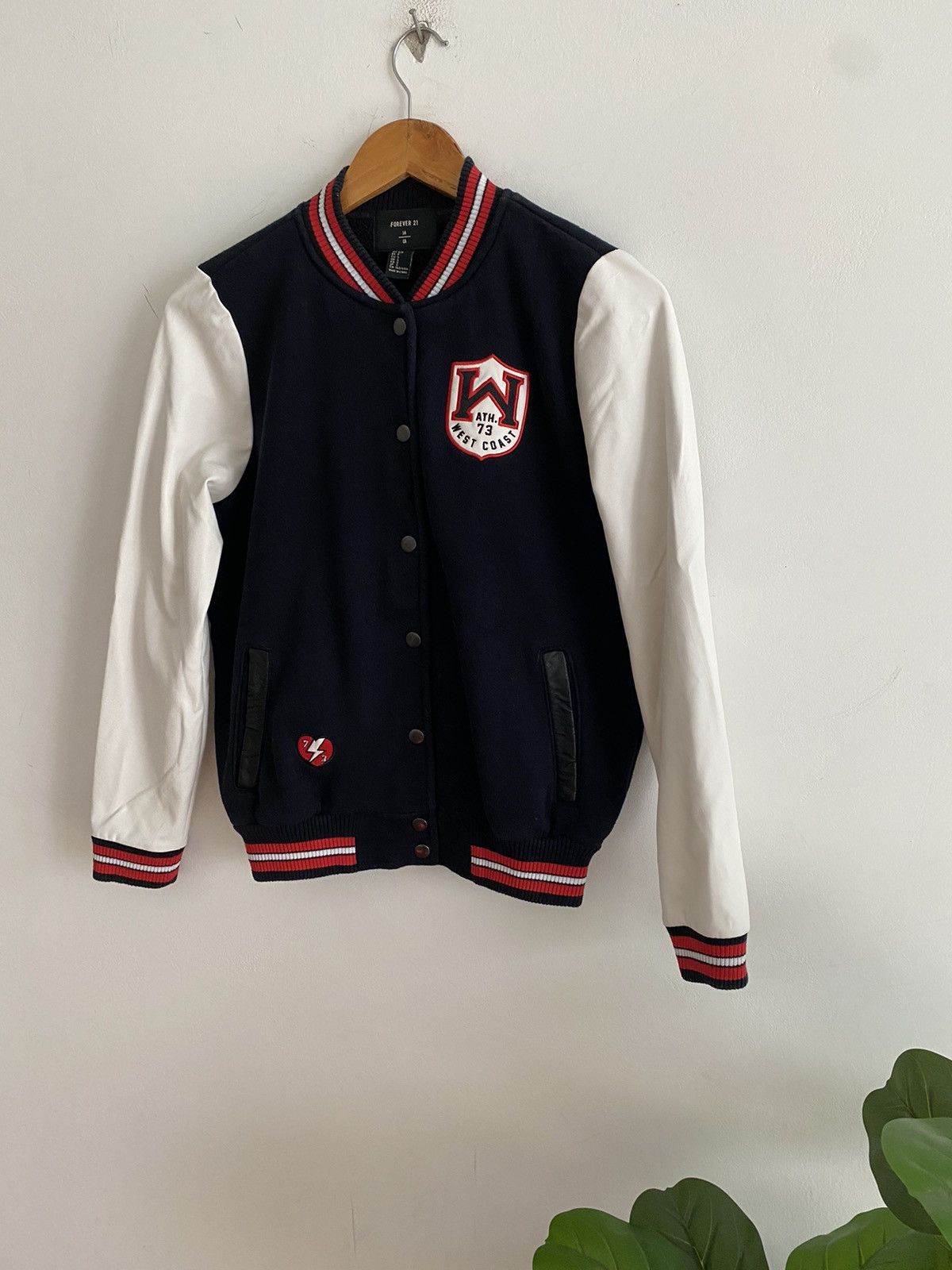 💥best offer💥 Forever 21 🇯🇵 varsity jacket West Coast