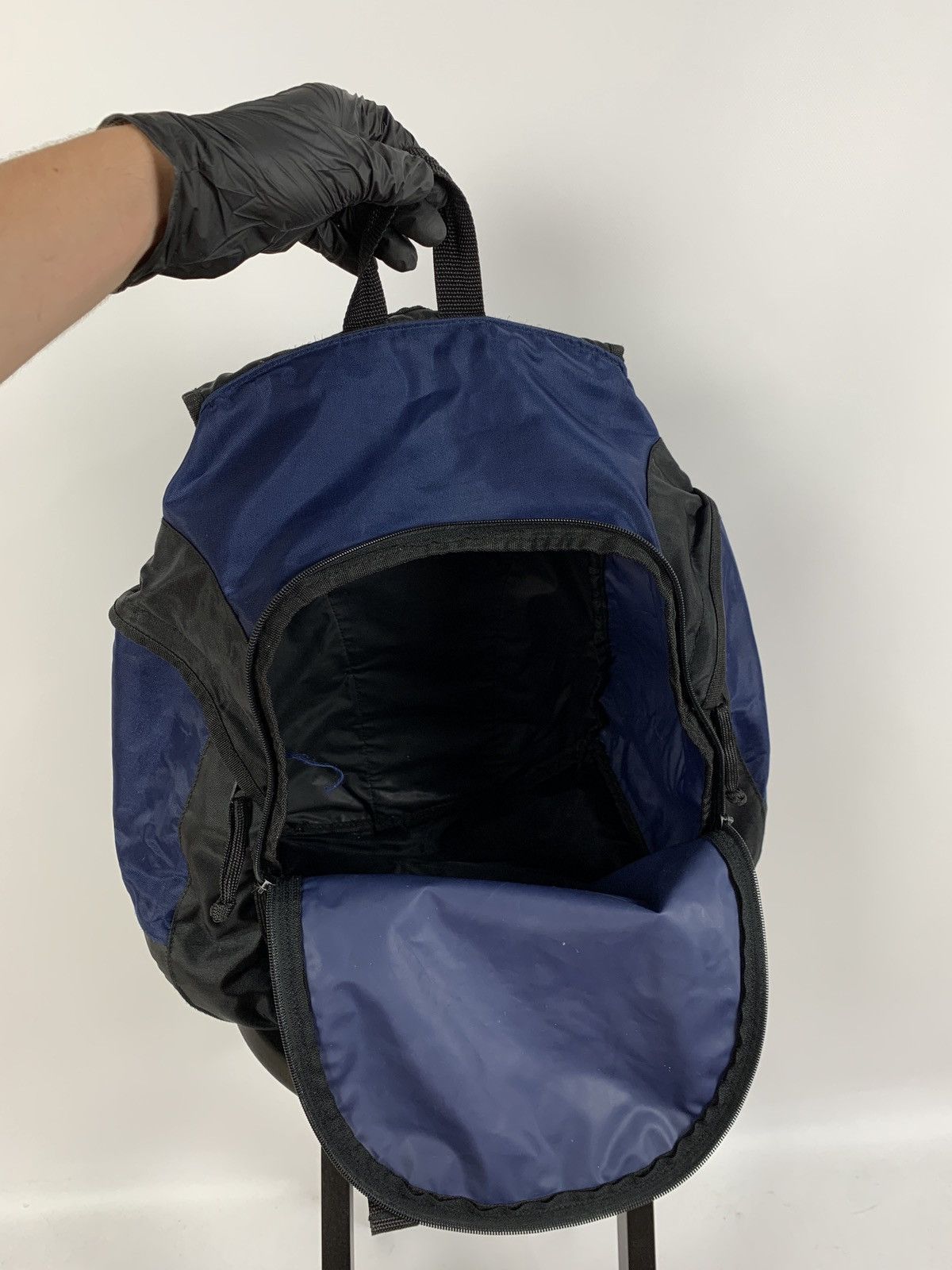 Nike 90s Vintage Nike Swoosh Nylon Black/Blue Backpack Bag Size ONE SIZE - 9 Thumbnail