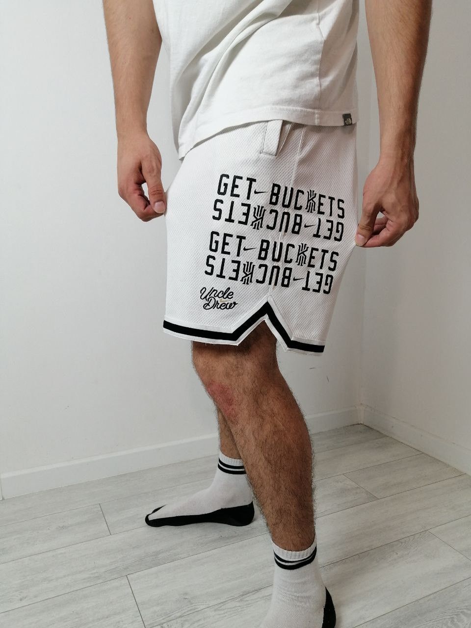 Nike Nike Kyrie Irving DNA Shorts Uncle Drew White Black Size US 30 / EU 46 - 4 Thumbnail