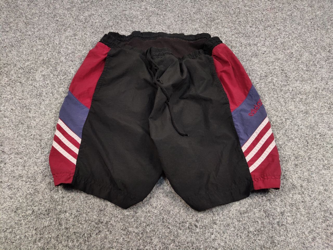 Adidas Vintage 90's Adidas Shorts Logo Black Casual Y2K Streetwear Size US 34 / EU 50 - 2 Thumbnail
