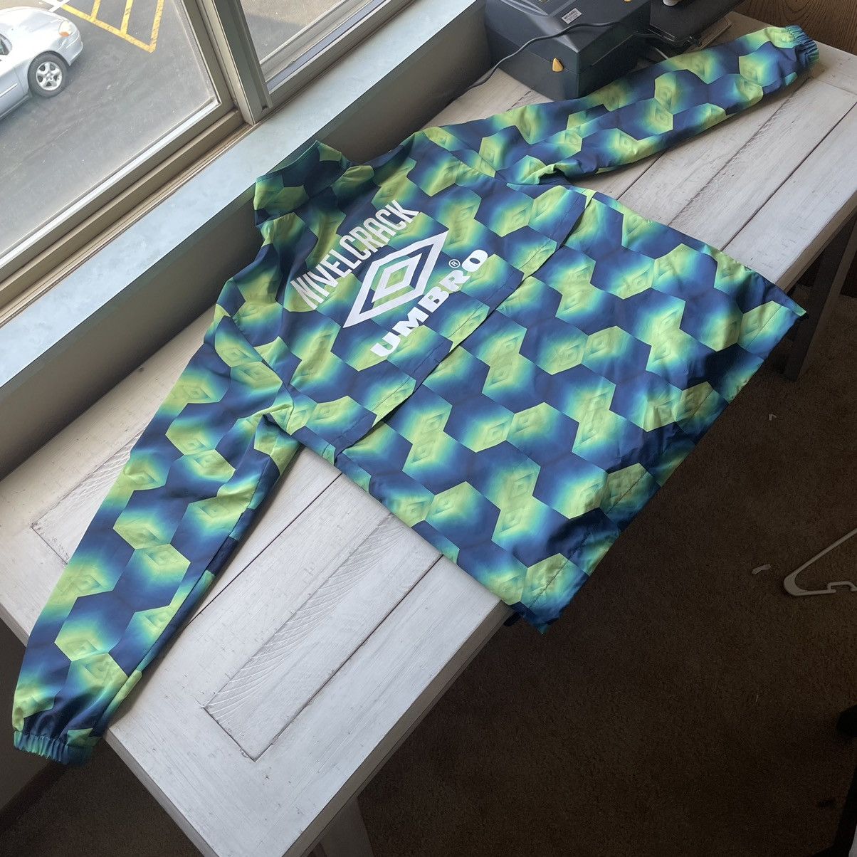 Umbro 90s NiVELCRACK interdimensional crinkle nylon track jacket Size US L / EU 52-54 / 3 - 2 Thumbnail