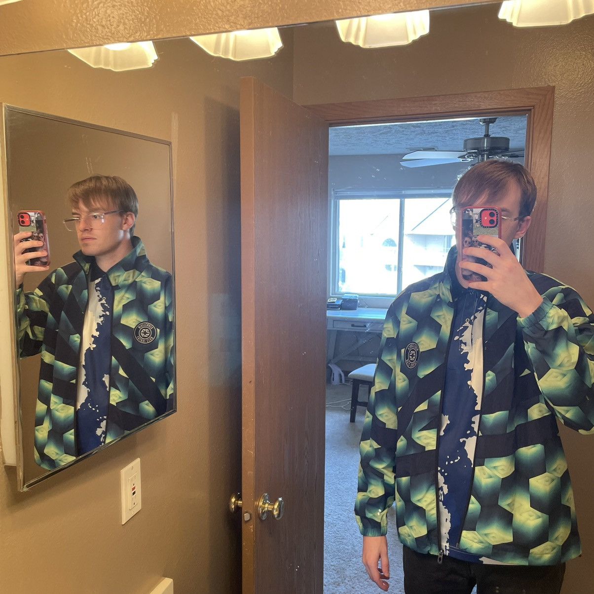 Umbro 90s NiVELCRACK interdimensional crinkle nylon track jacket Size US L / EU 52-54 / 3 - 10 Thumbnail