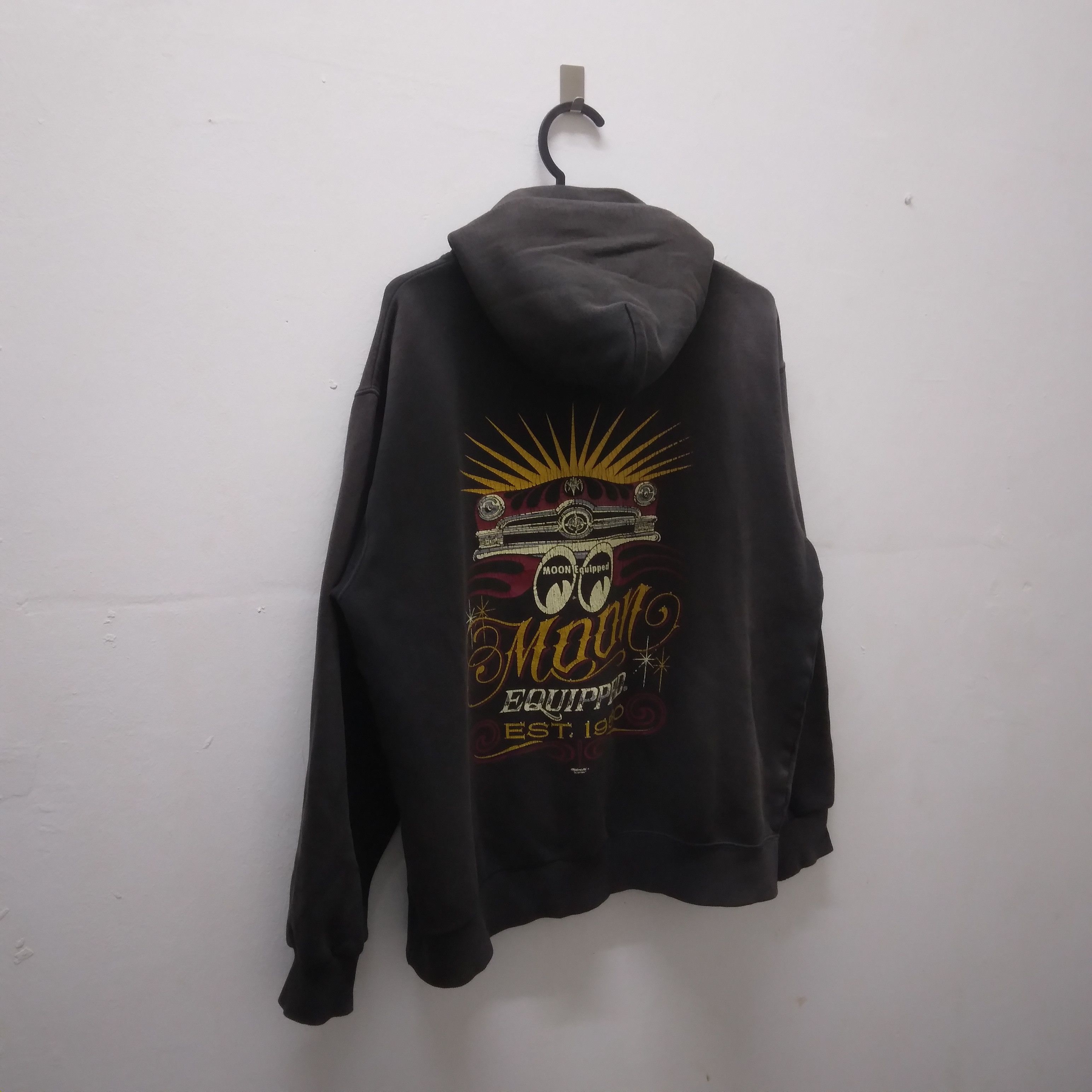 Japanese Brand × Vintage VTG Moon Equipped Sunfaded Hoodie Sweatshirt Size US M / EU 48-50 / 2 - 3 Thumbnail