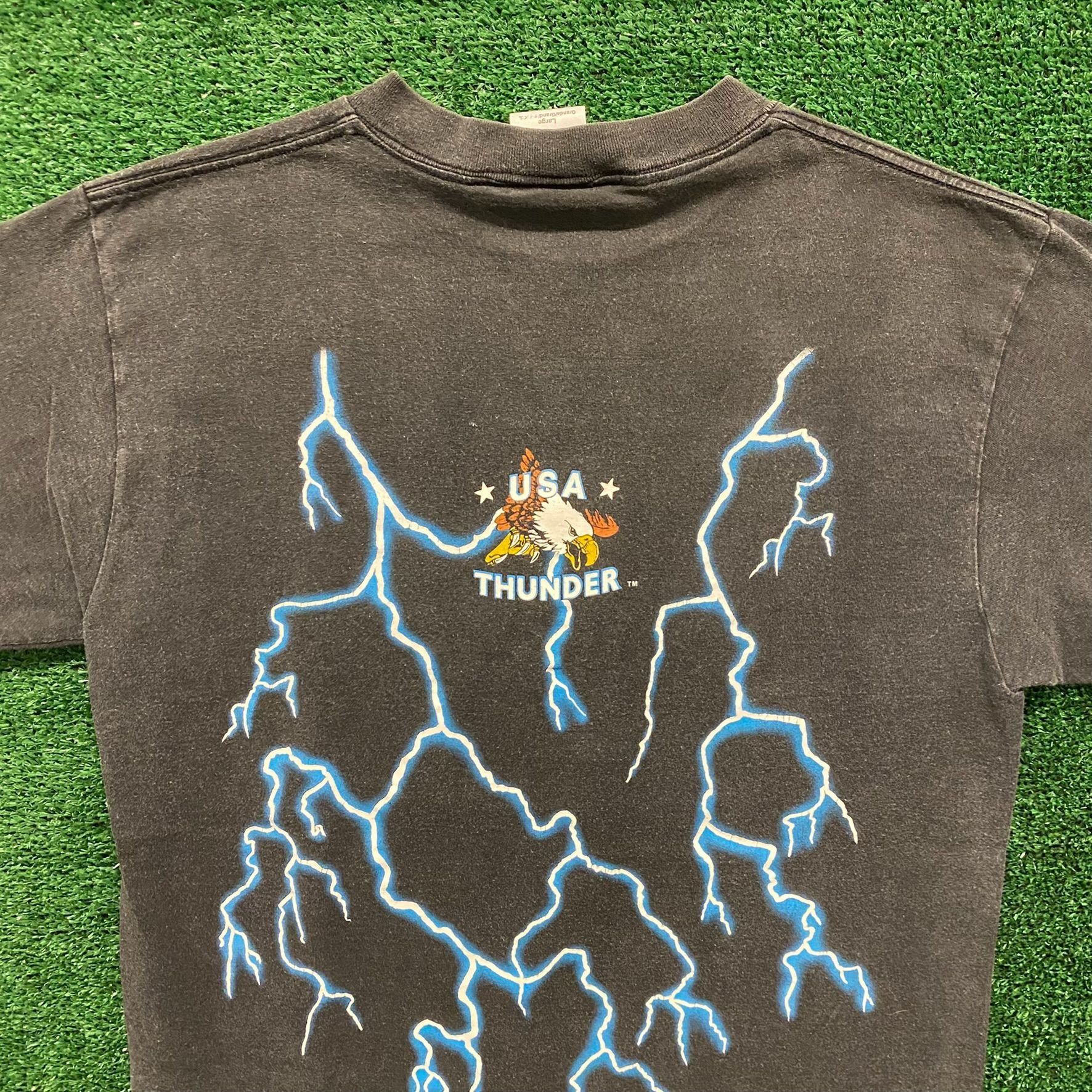 Vintage American Thunder Wolf Vintage 90s T-Shirt Size US L / EU 52-54 / 3 - 5 Thumbnail