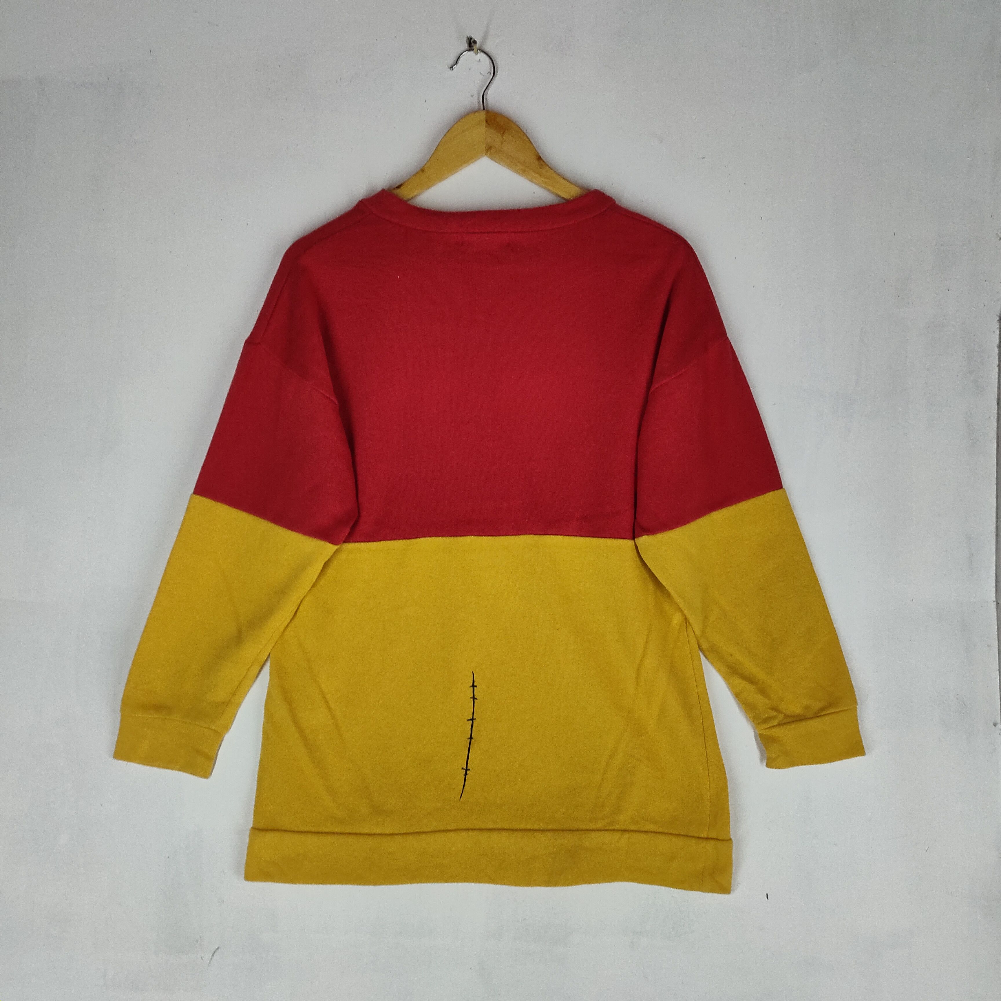 Cartoon Network Nice♥️Disney WINNIE THE POOH Vintage Cartoon Sweatshirt Size US M / EU 48-50 / 2 - 6 Thumbnail