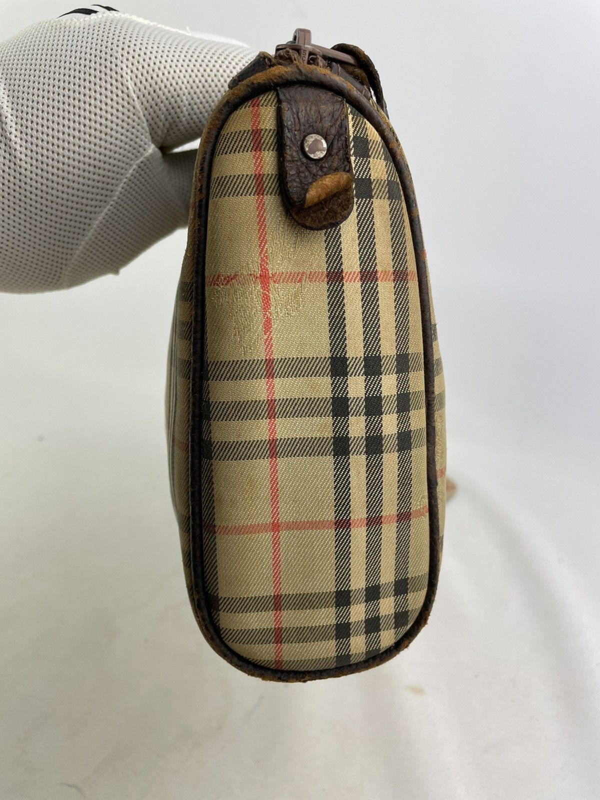 Burberry Burberrys Vintage Nova Checked Monogram Clutch Size ONE SIZE - 6 Thumbnail