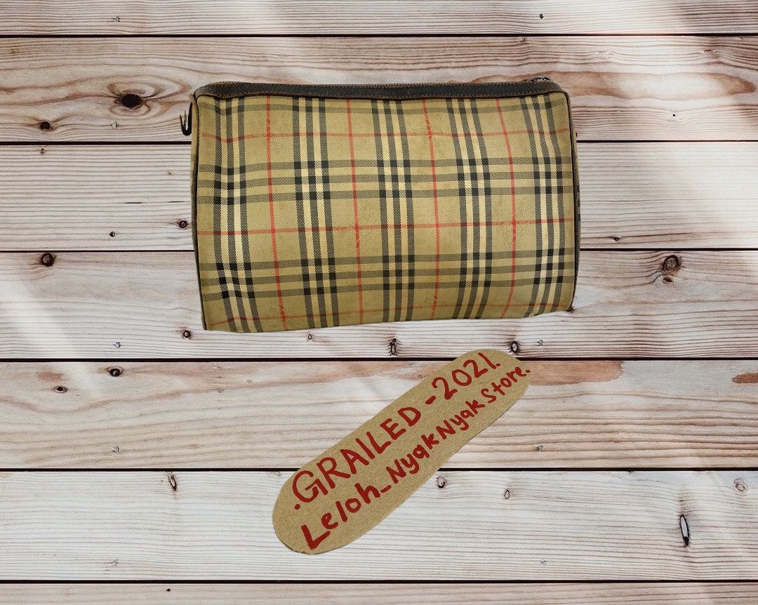 Burberry Burberrys Vintage Nova Checked Monogram Clutch Size ONE SIZE - 2 Thumbnail