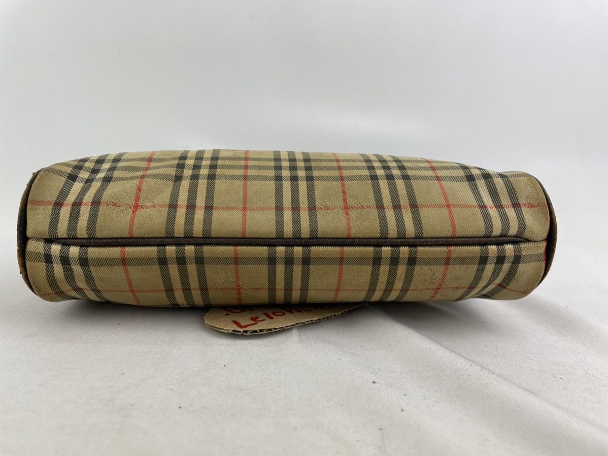 Burberry Burberrys Vintage Nova Checked Monogram Clutch Size ONE SIZE - 7 Thumbnail