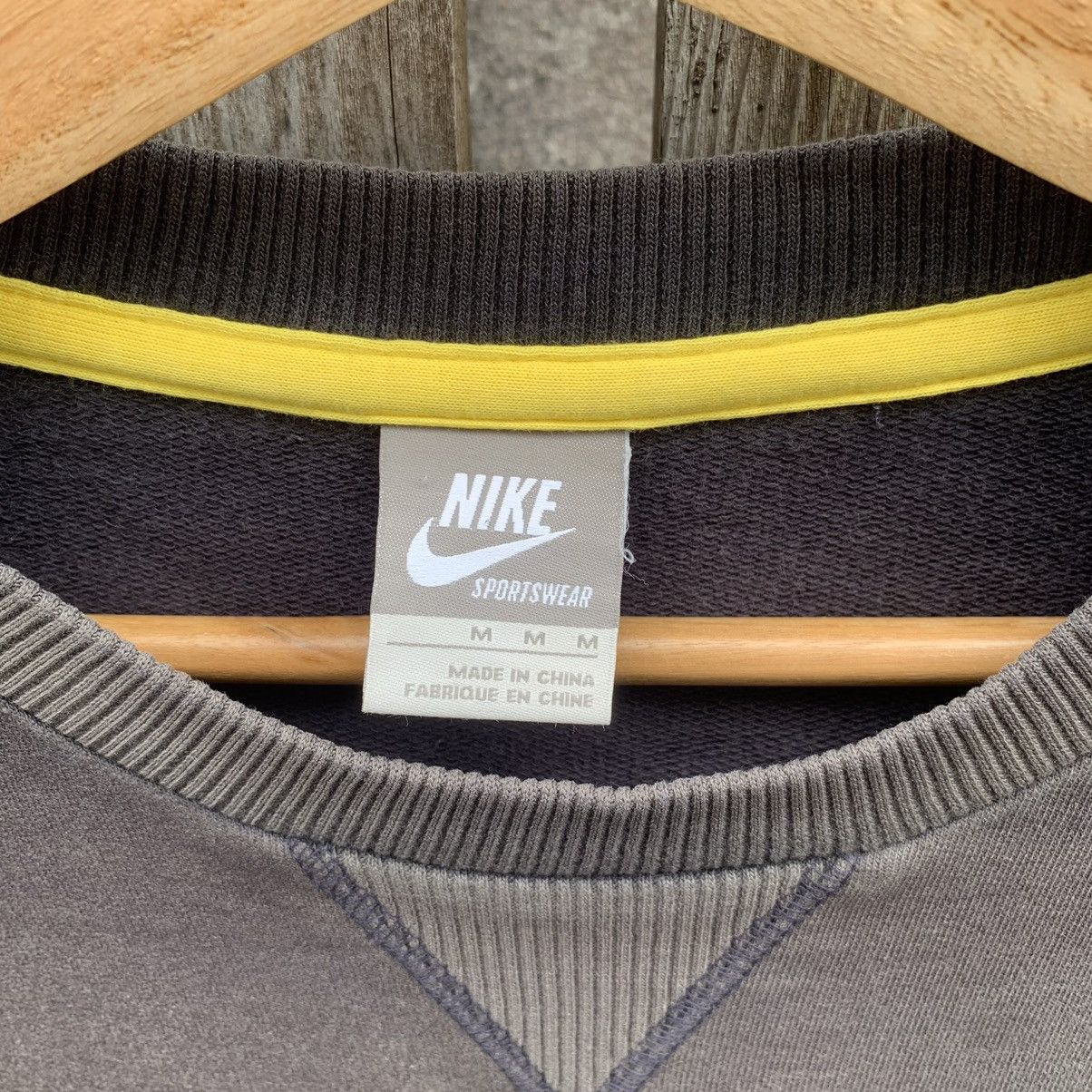Nike × Vintage Y2K Nike Swoosh Crewneck SunFaded Sweater SmallLogo Pullover Size US M / EU 48-50 / 2 - 5 Thumbnail