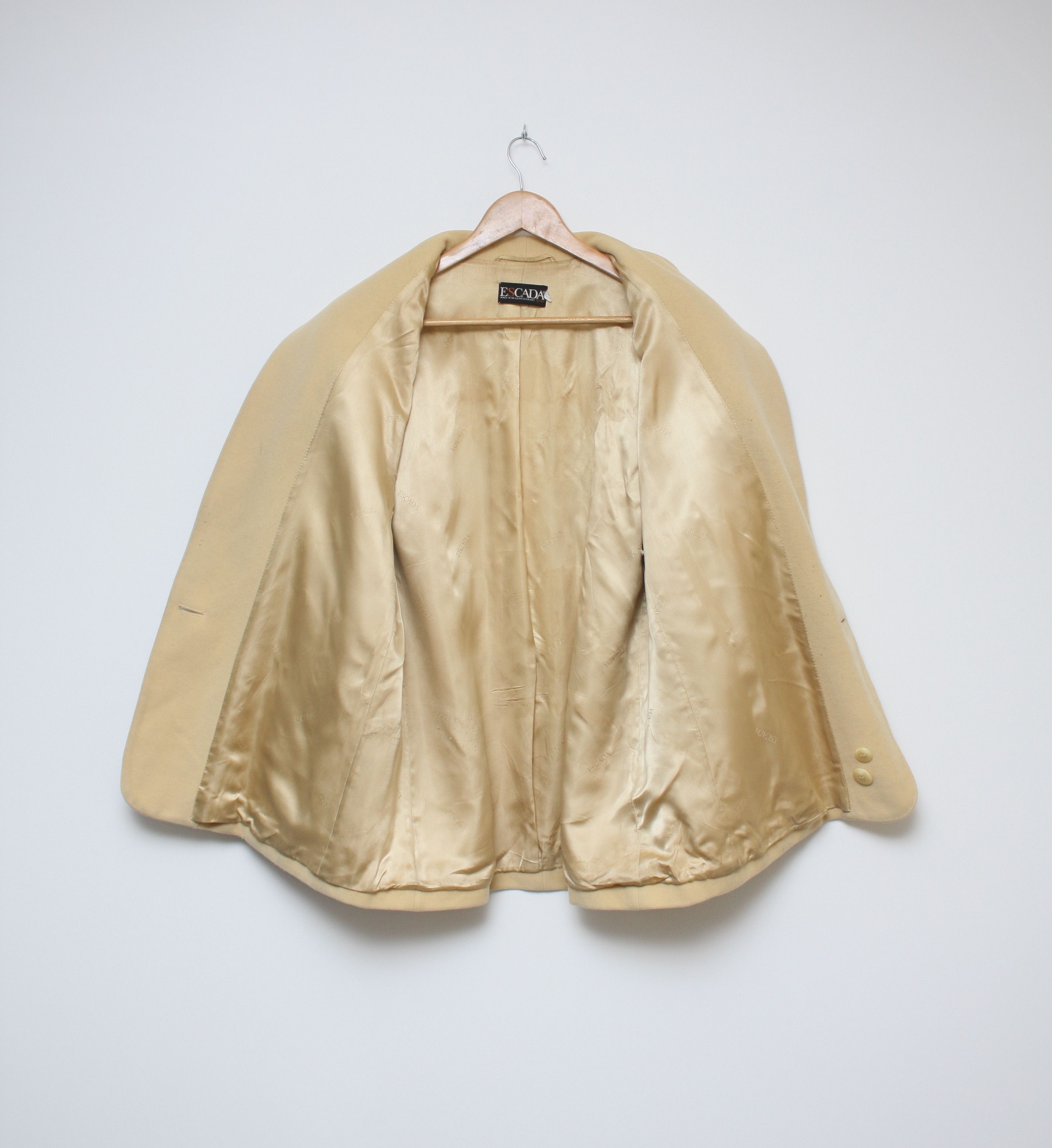 Escada Escada Beige Yellow Heavy Blazer Jacket Vintage Size M / US 6-8 / IT 42-44 - 3 Thumbnail