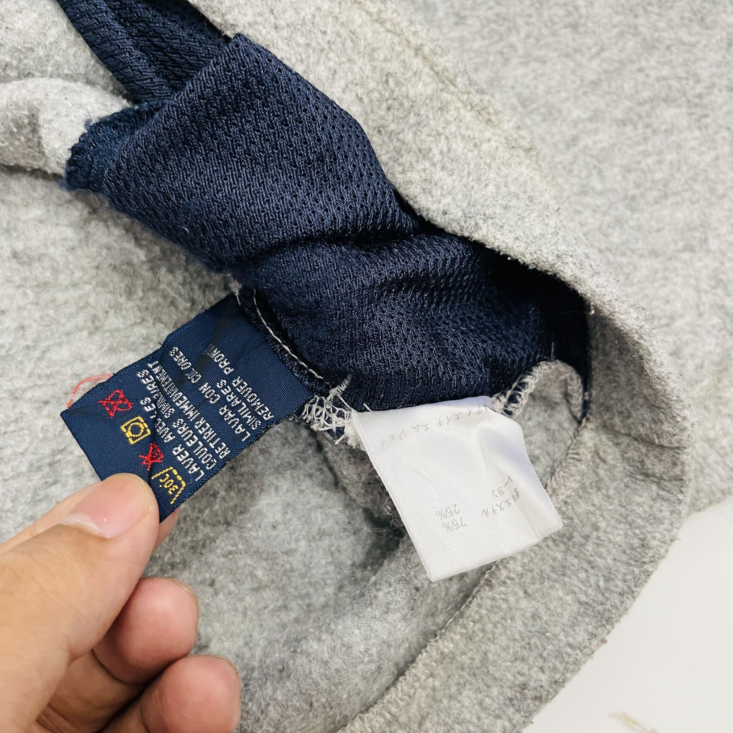 Tommy Hilfiger 90s Tommy Hilfiger Half Zip Fleece Sweater Size US L / EU 52-54 / 3 - 7 Thumbnail