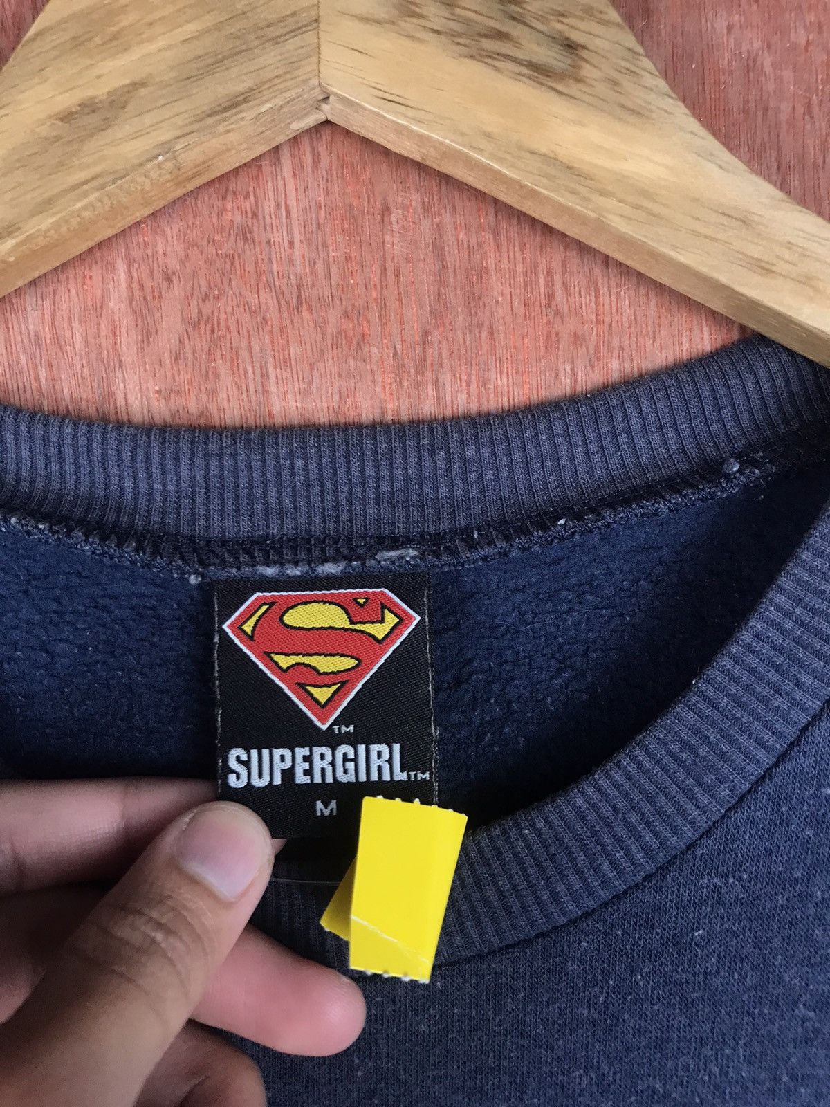 DC Comics DLL Supergirl Official Merchandise Sweatshirt #2468 Size M / US 6-8 / IT 42-44 - 6 Thumbnail