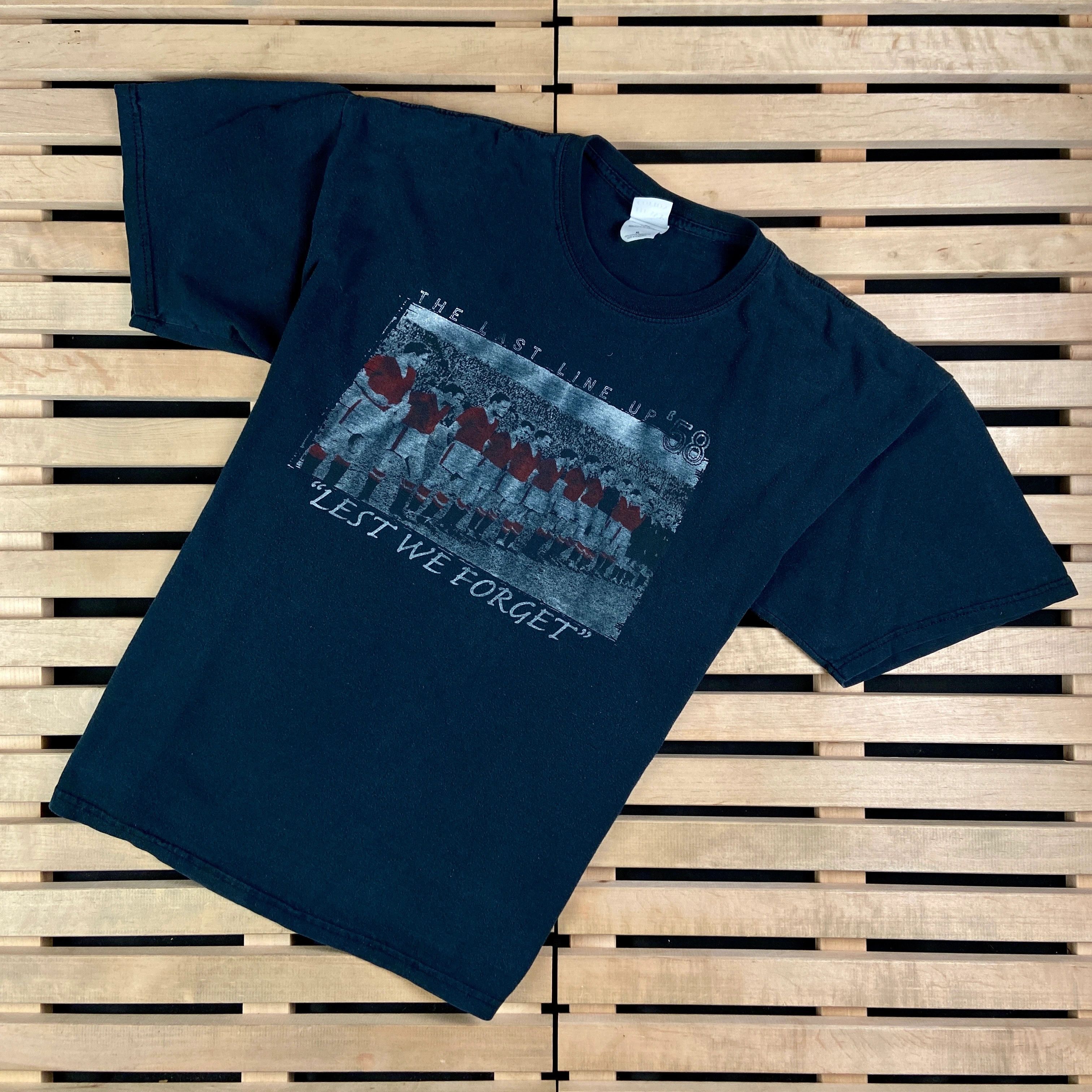 Vintage T Shirt Manchester United The Lust Line UP 1958 Size XL Size US XL / EU 56 / 4 - 1 Thumbnail