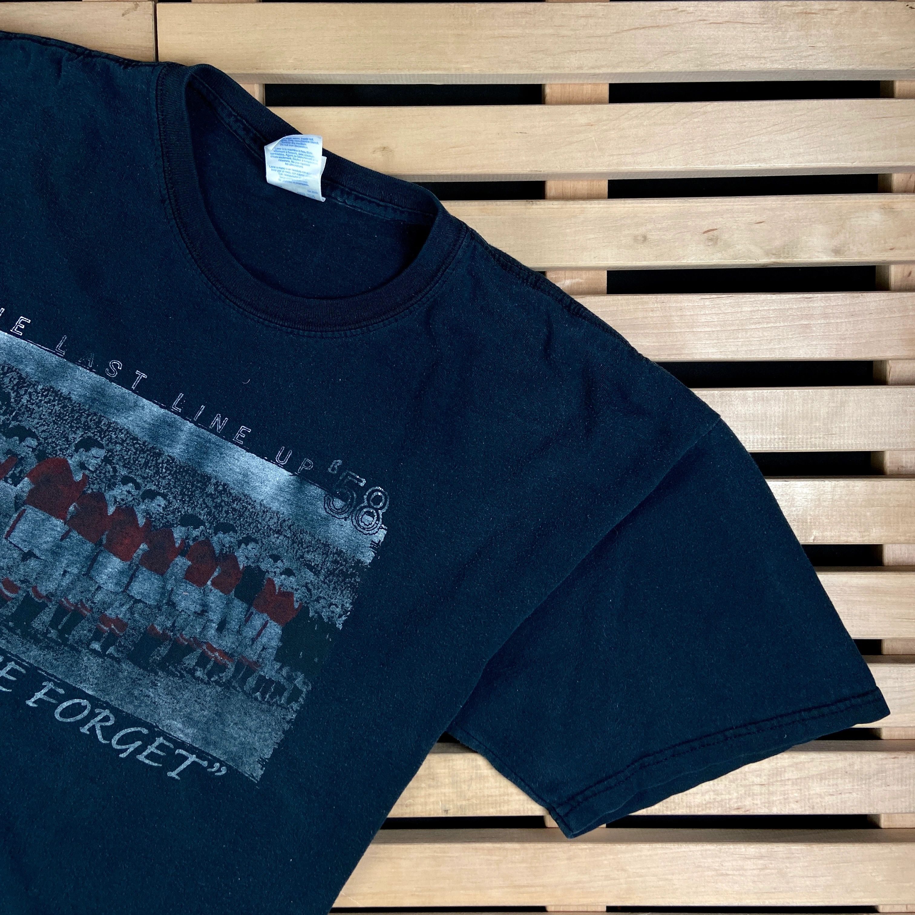 Vintage T Shirt Manchester United The Lust Line UP 1958 Size XL Size US XL / EU 56 / 4 - 2 Thumbnail