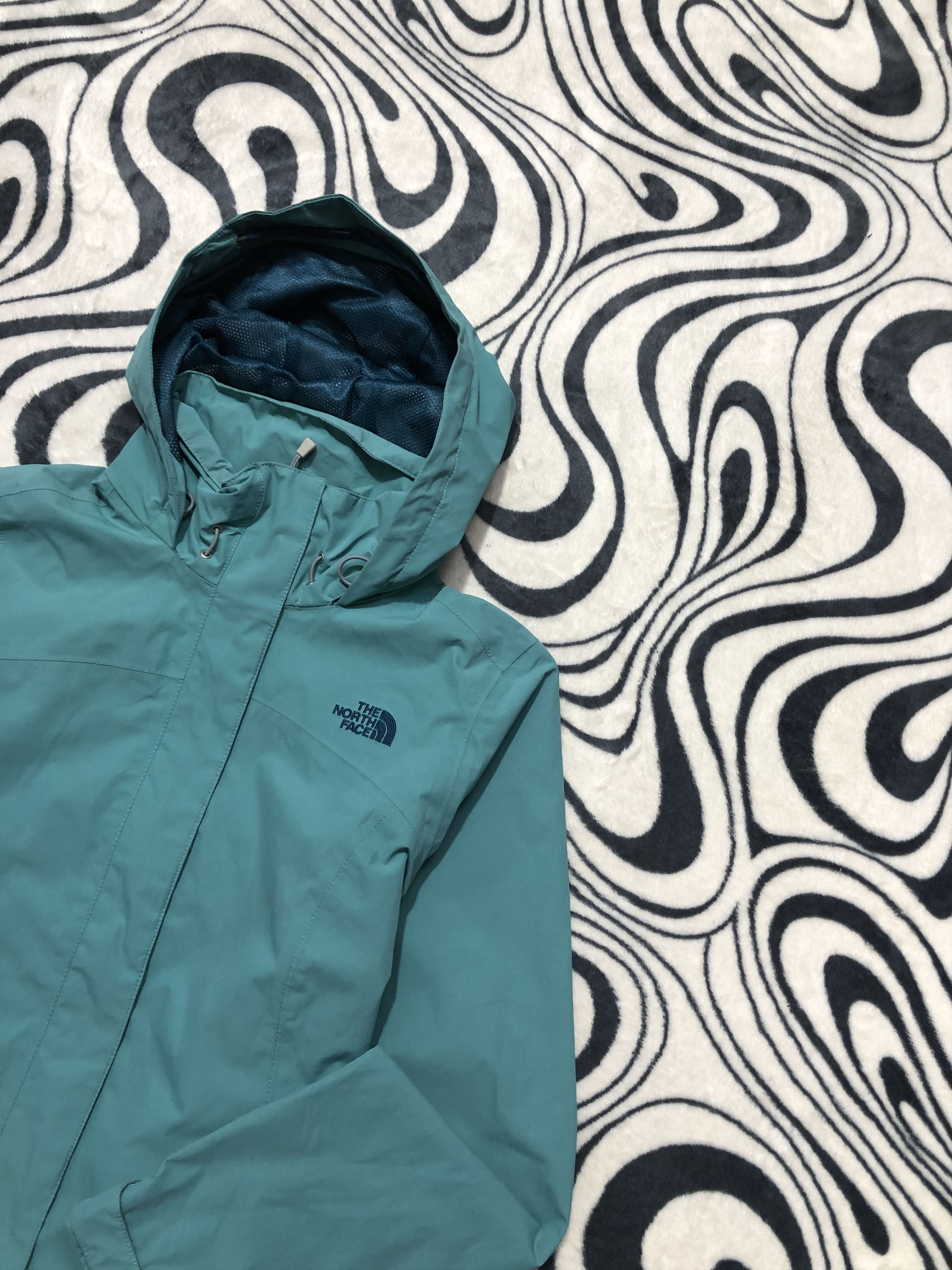 The North Face The North Face HyVent Womens Windbreaker Jacket Size M / US 6-8 / IT 42-44 - 2 Thumbnail