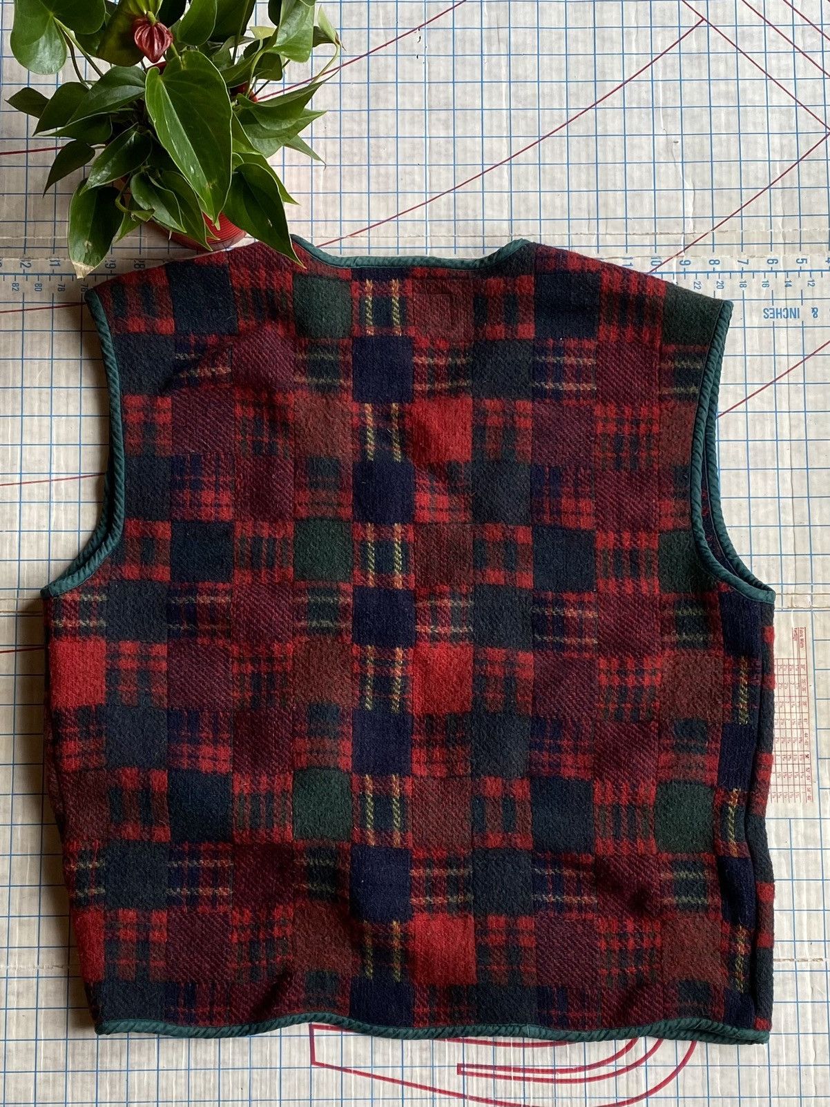 Flannel × High Sierra × Vintage Vintage High Sierra Patchwork Flannel Vest Fits Large Size US M / EU 48-50 / 2 - 7 Thumbnail