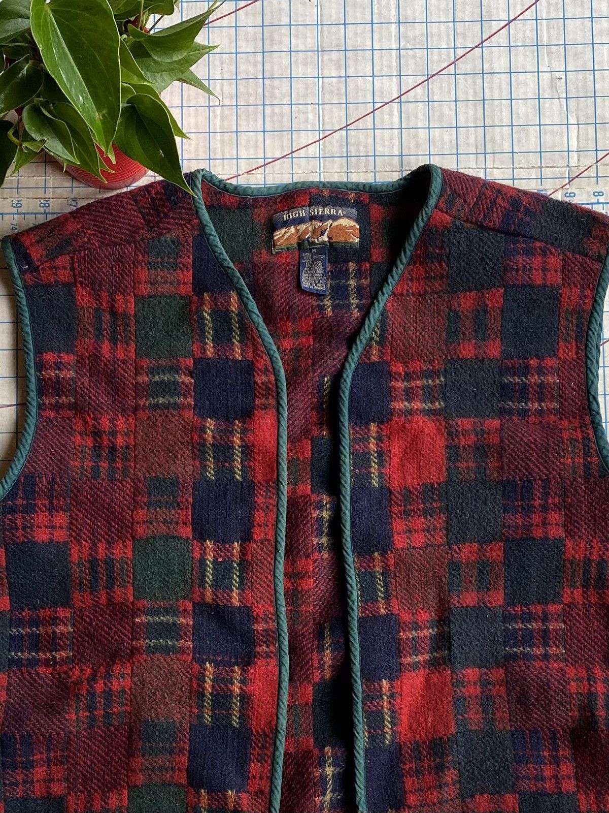 Flannel × High Sierra × Vintage Vintage High Sierra Patchwork Flannel Vest Fits Large Size US M / EU 48-50 / 2 - 3 Thumbnail