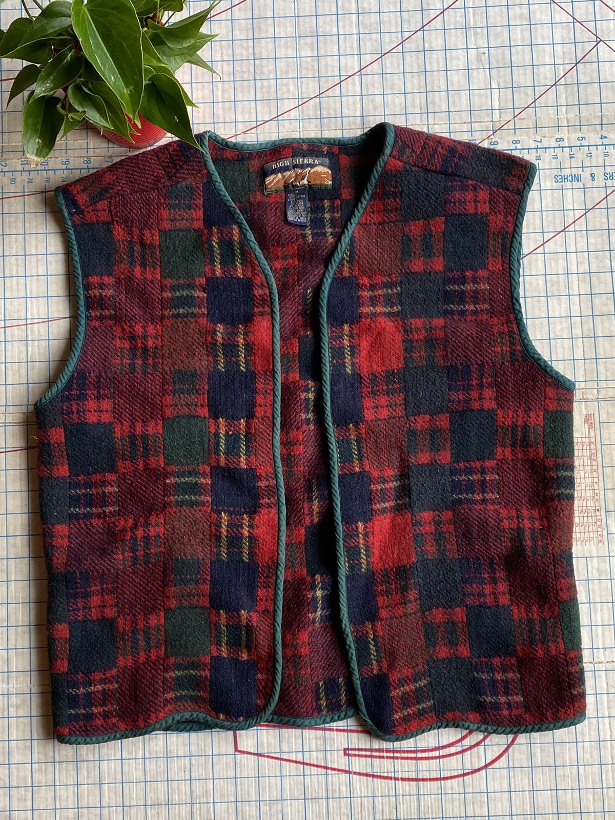 Flannel × High Sierra × Vintage Vintage High Sierra Patchwork Flannel Vest Fits Large Size US M / EU 48-50 / 2 - 1 Thumbnail