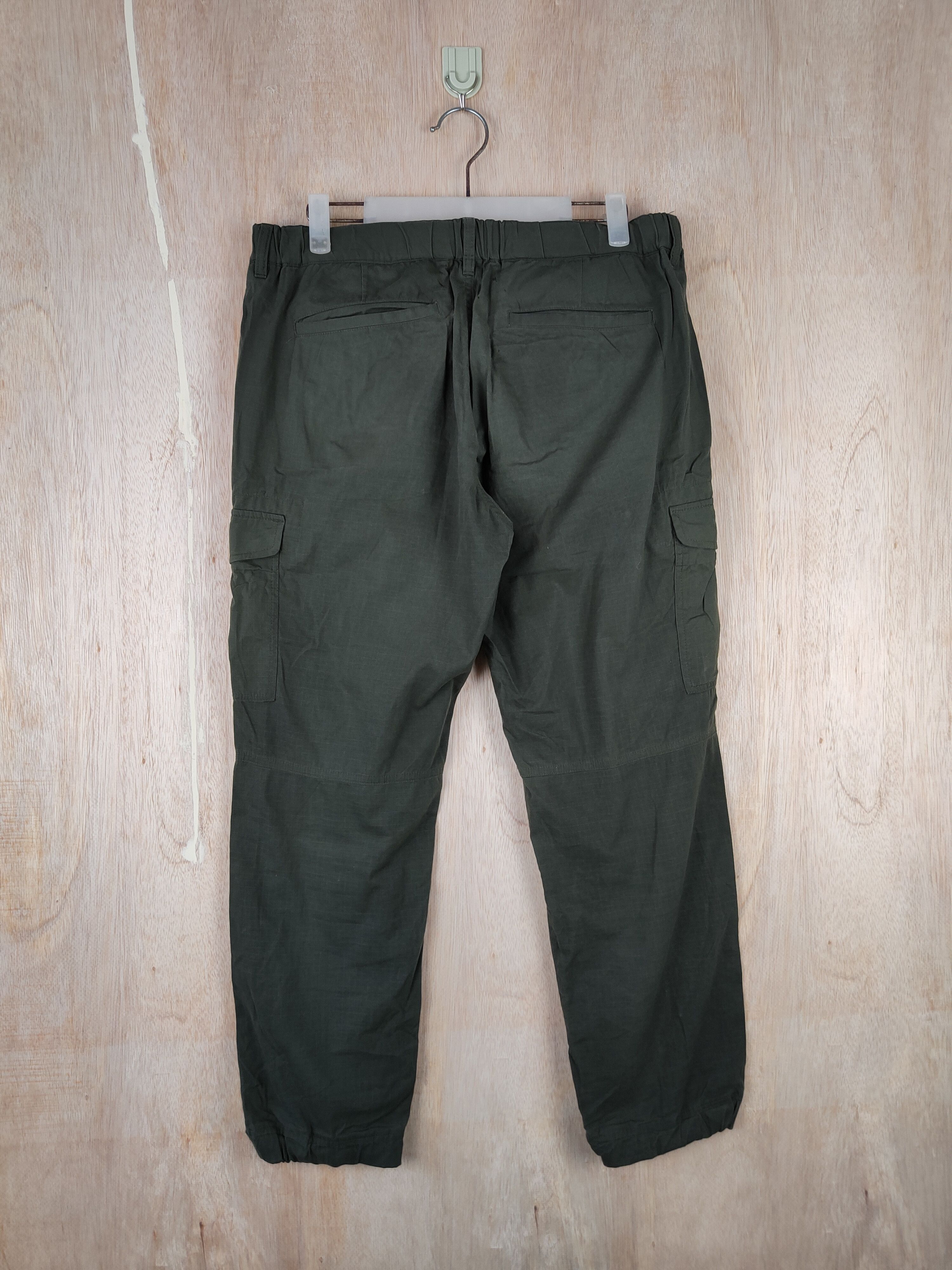 Japanese Brand × Uniqlo Uniqlo Army multipocket jogger cargo Green Pant #4402 Size US 31 - 8 Thumbnail