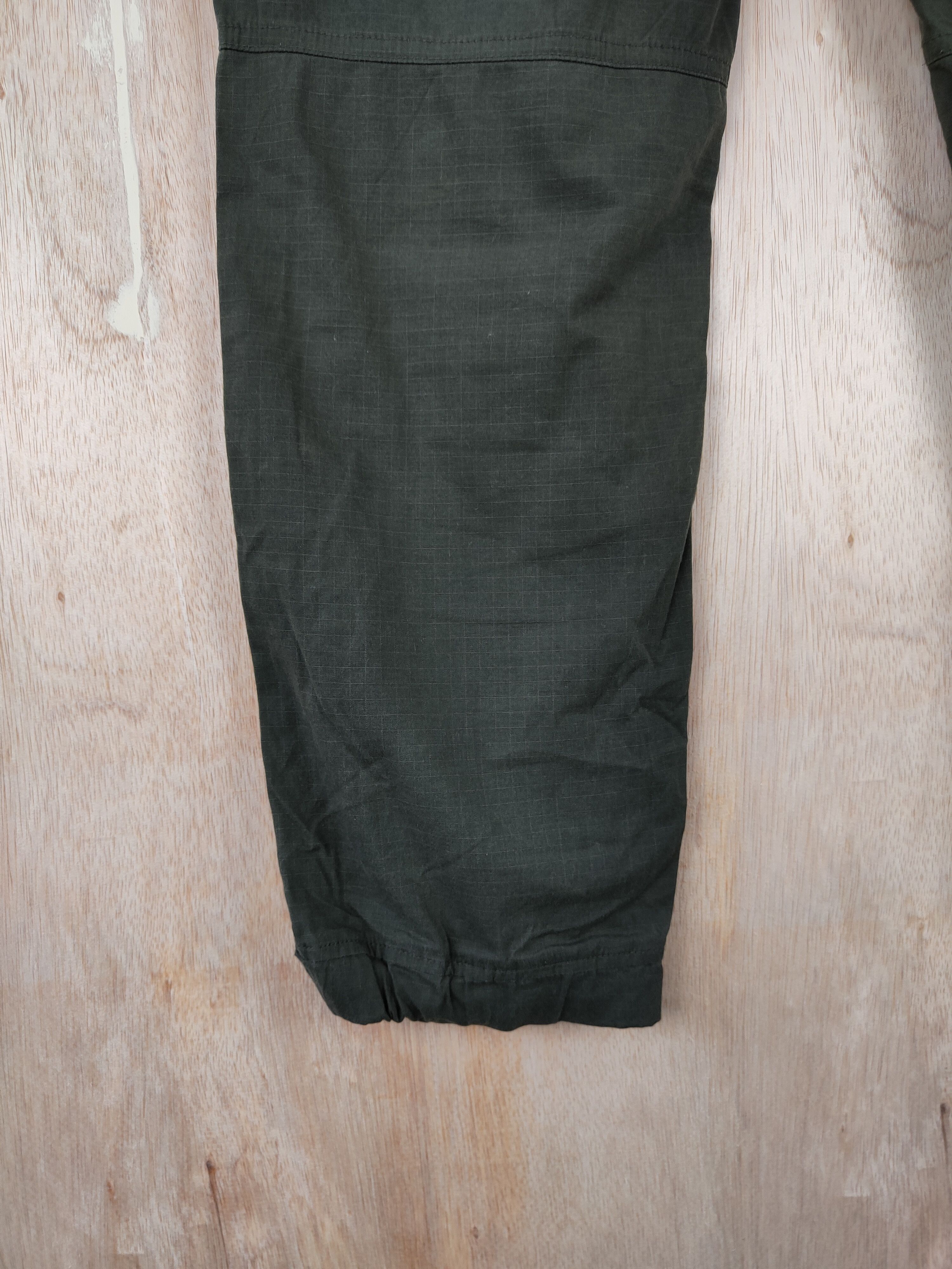 Japanese Brand × Uniqlo Uniqlo Army multipocket jogger cargo Green Pant #4402 Size US 31 - 13 Thumbnail
