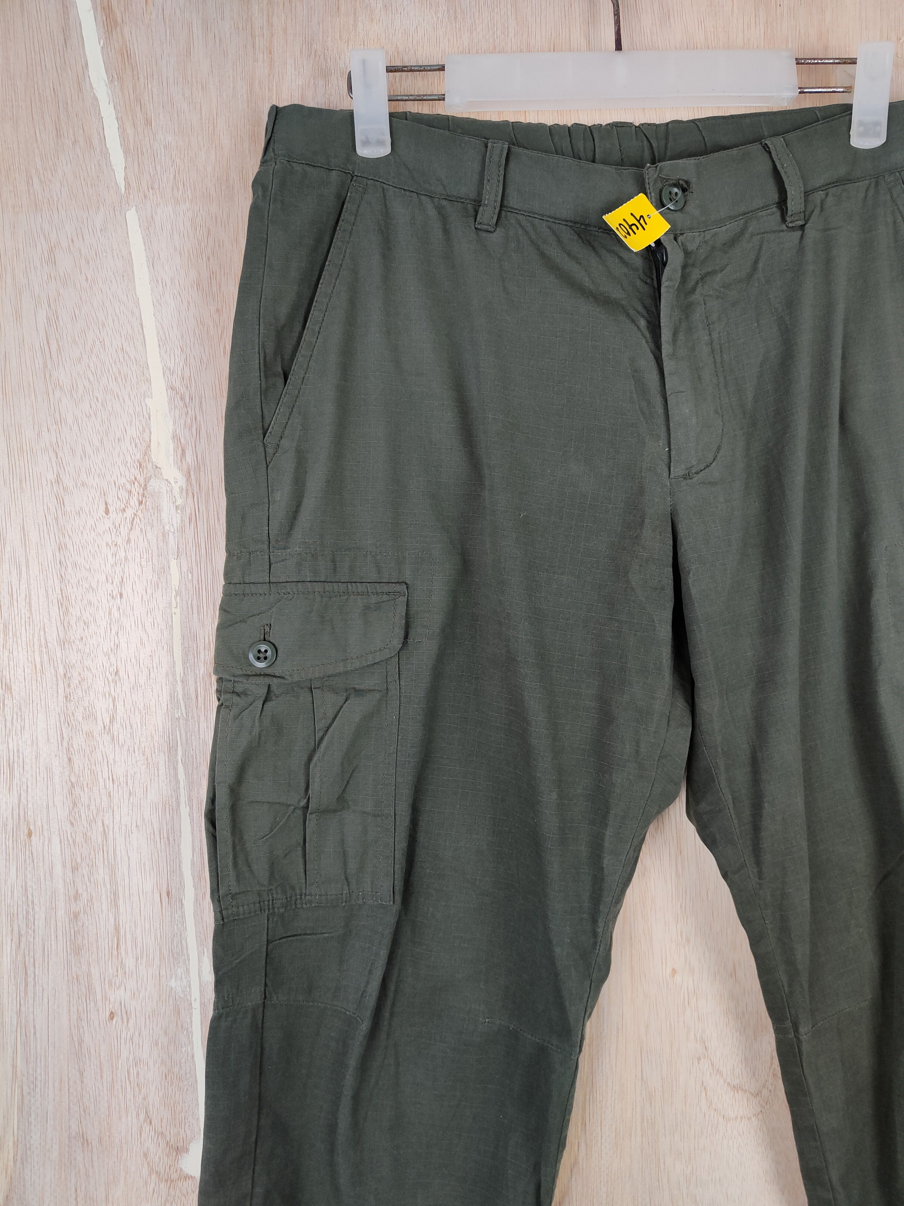 Japanese Brand × Uniqlo Uniqlo Army multipocket jogger cargo Green Pant #4402 Size US 31 - 5 Thumbnail