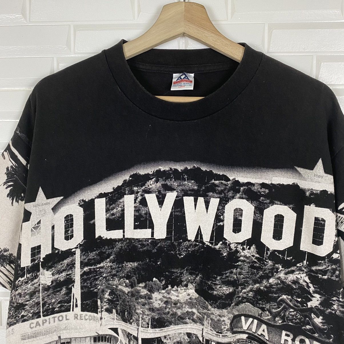Vintage 90's Wayne Samuel Hollywood Over Print Tshirt Size US M / EU 48-50 / 2 - 5 Thumbnail
