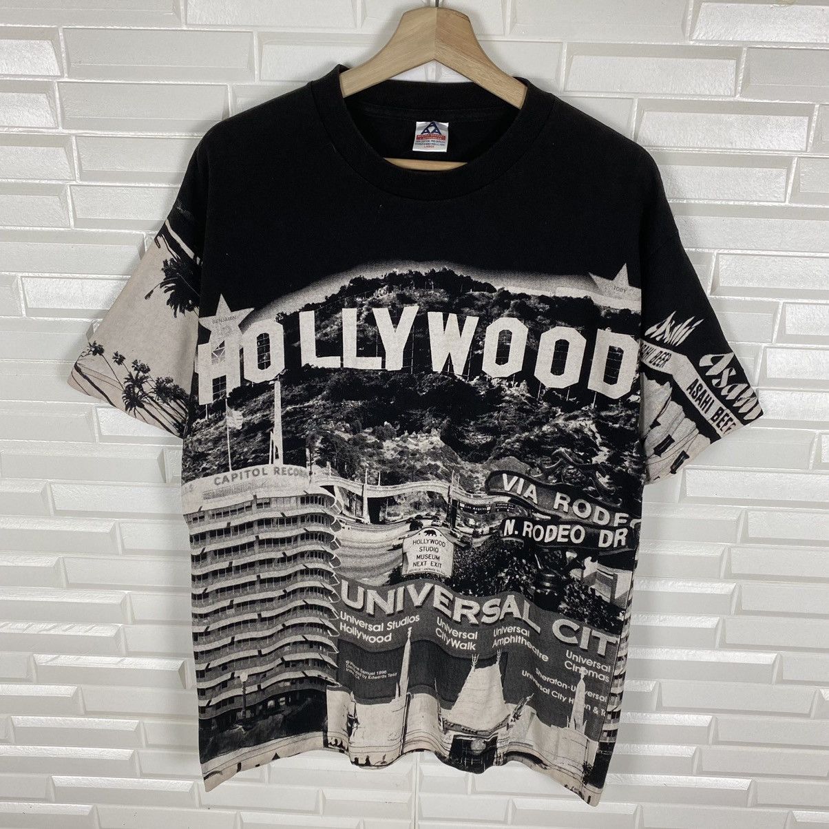 Vintage 90's Wayne Samuel Hollywood Over Print Tshirt Size US M / EU 48-50 / 2 - 3 Thumbnail