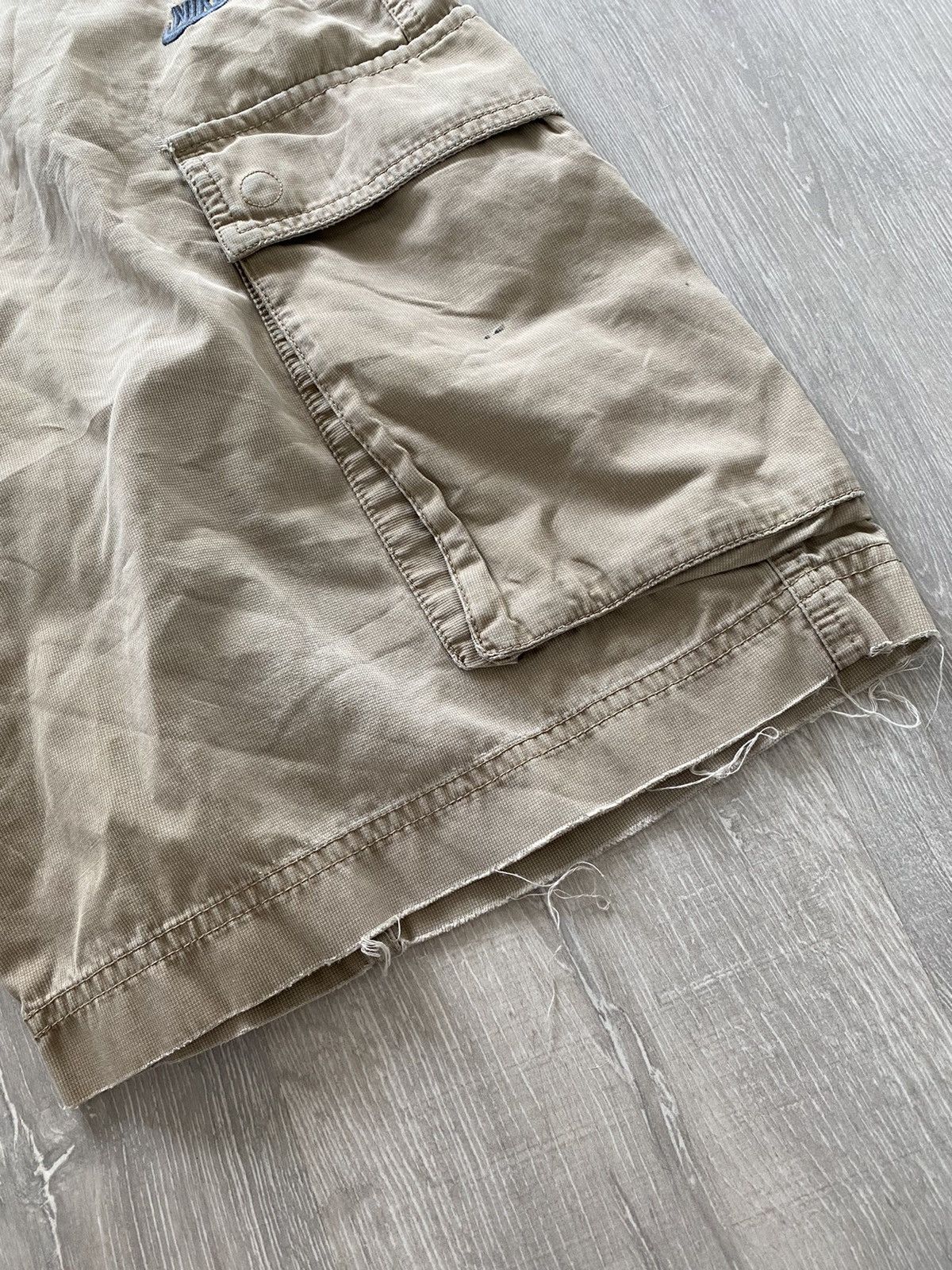 Nike × Vintage Nike vintage brown shorts cargo small swoosh ACG style Size US 34 / EU 50 - 9 Thumbnail