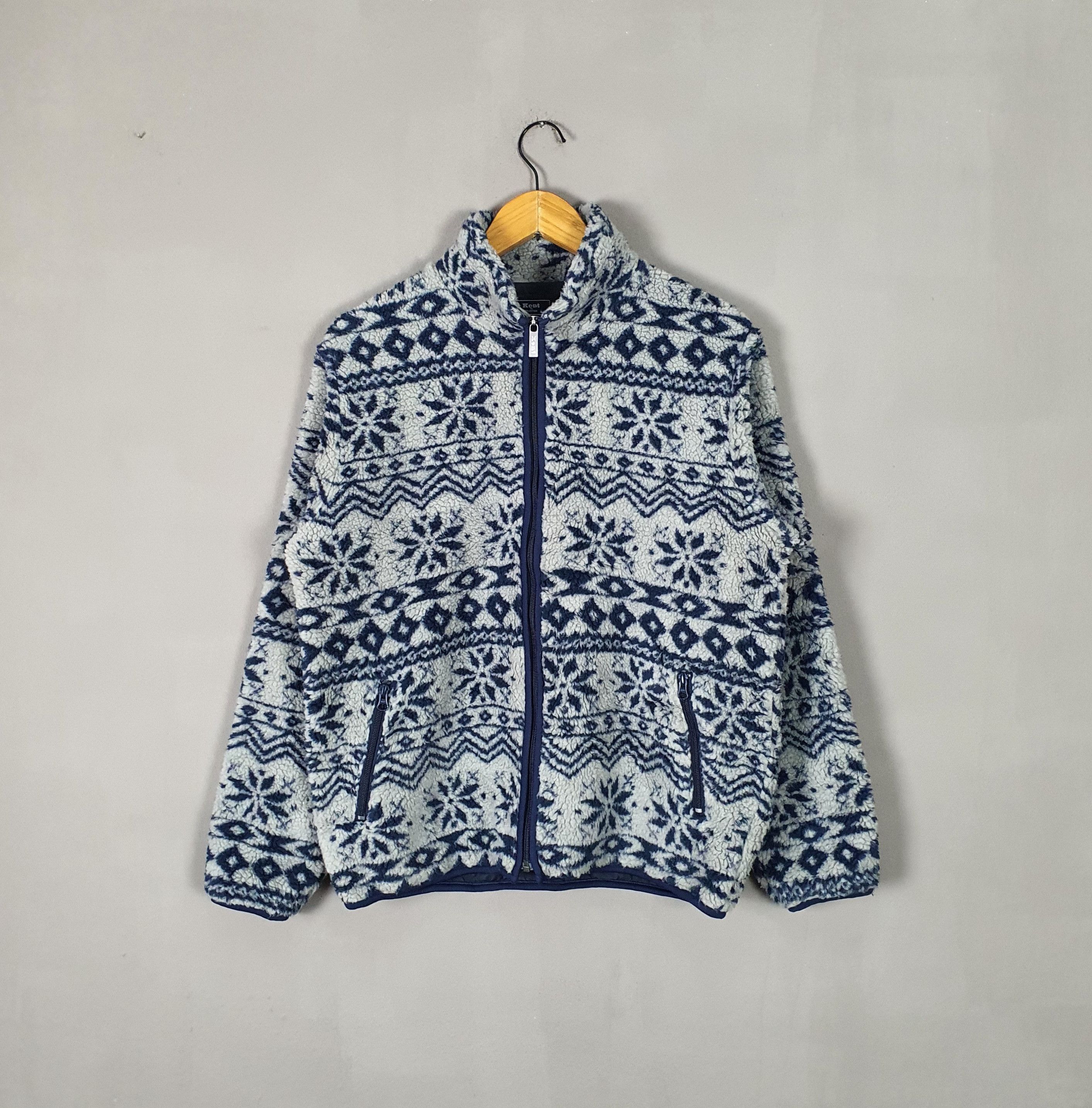 KENT In Traditional fleece sweater size Small-Medium