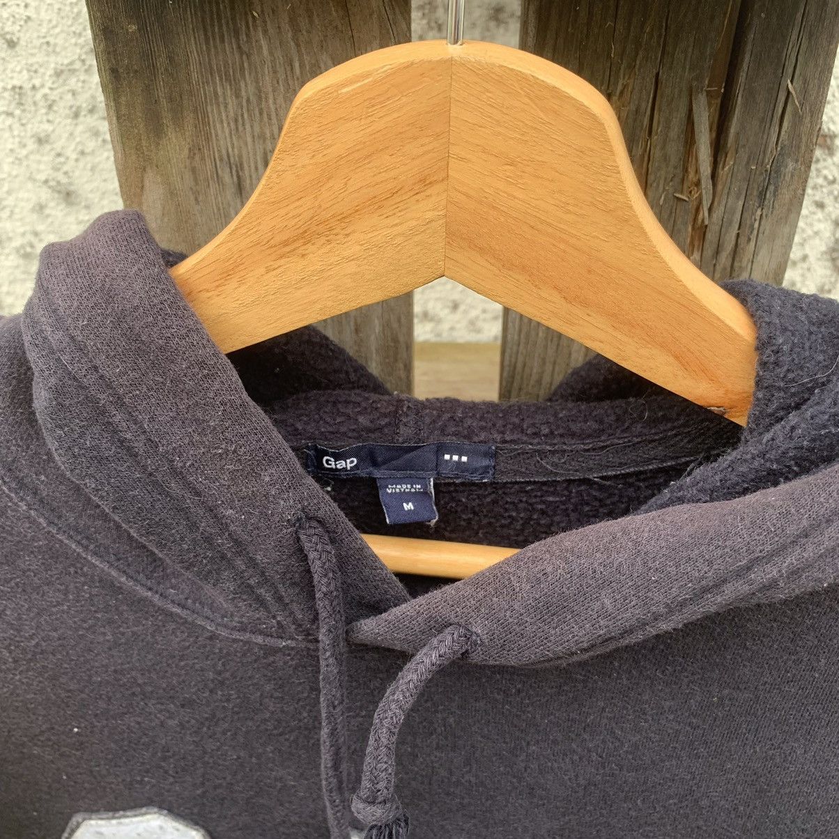 Gap × Vintage Y2K Gap Spell Out Black Faded Sweater Hoodie Pullover Size US M / EU 48-50 / 2 - 5 Thumbnail