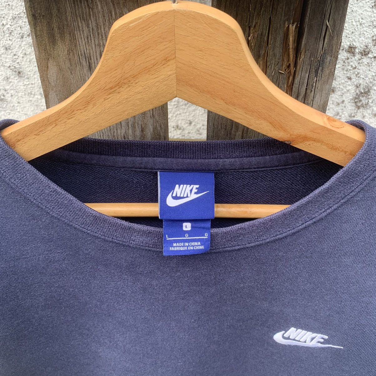 Nike × Vintage Nike Swoosh Crewneck Small Logo Sweater Faded Pullover Size US L / EU 52-54 / 3 - 4 Thumbnail