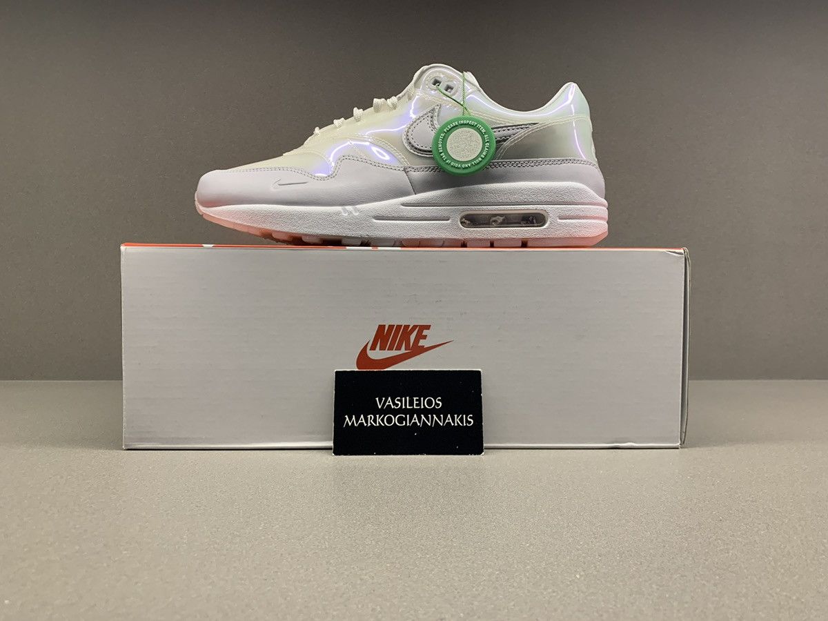Nike Air Max SNKRS Day White W
