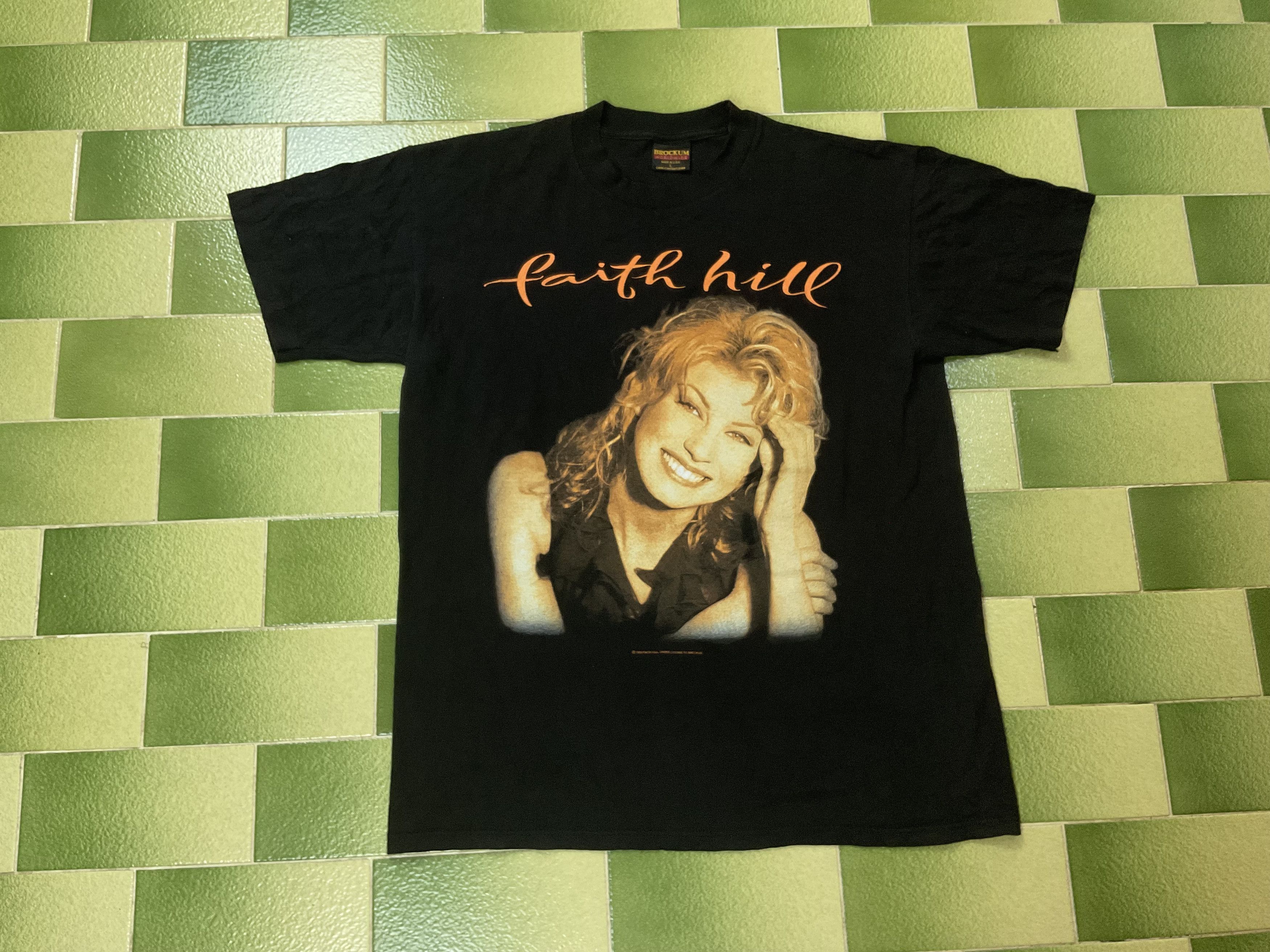 Band Tees Vintage 1995 Faith Hill Concert Tour Tshirt Size US L / EU 52-54 / 3 - 1 Thumbnail
