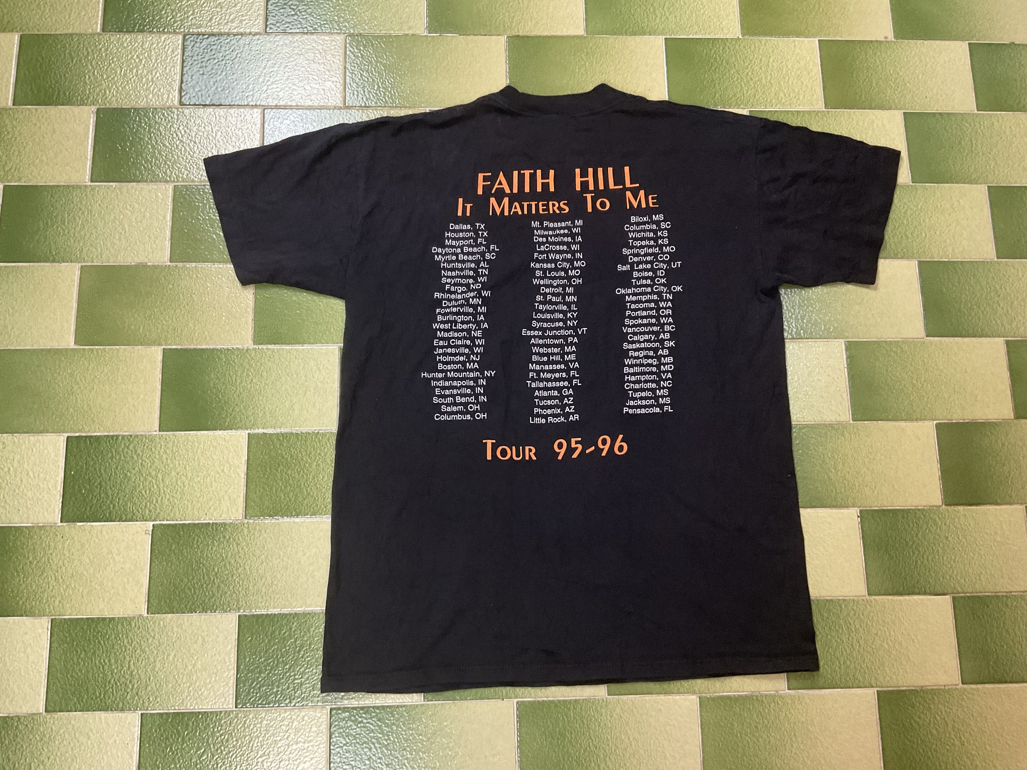 Band Tees Vintage 1995 Faith Hill Concert Tour Tshirt Size US L / EU 52-54 / 3 - 4 Thumbnail