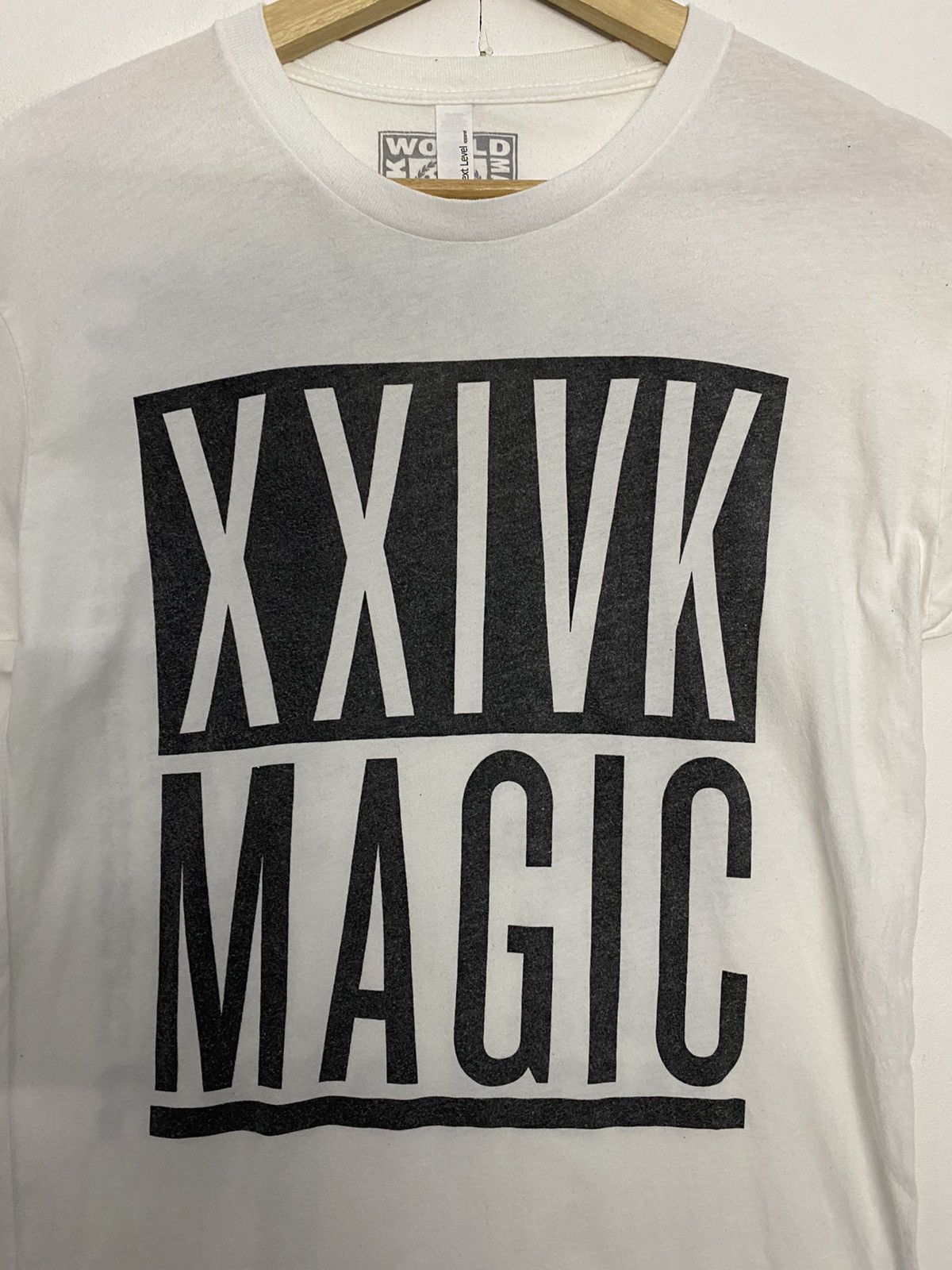 Band Tees × Star Of Hollywood Bruno Mars 24k Magic World Tour 2017 tee White Small Size US XXS / EU 40 - 5 Thumbnail