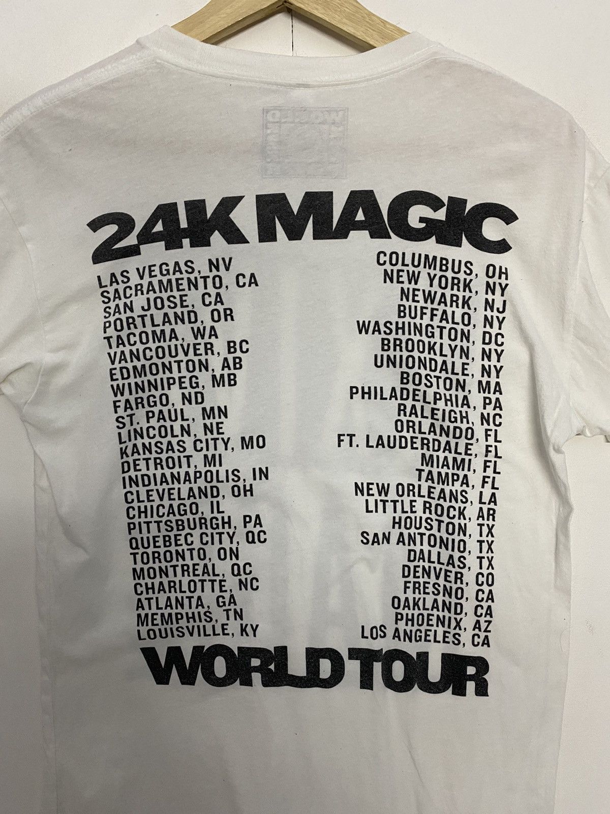 Band Tees × Star Of Hollywood Bruno Mars 24k Magic World Tour 2017 tee White Small Size US XXS / EU 40 - 8 Thumbnail