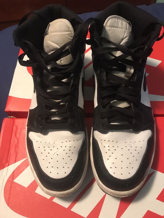 nike aj1 black and white