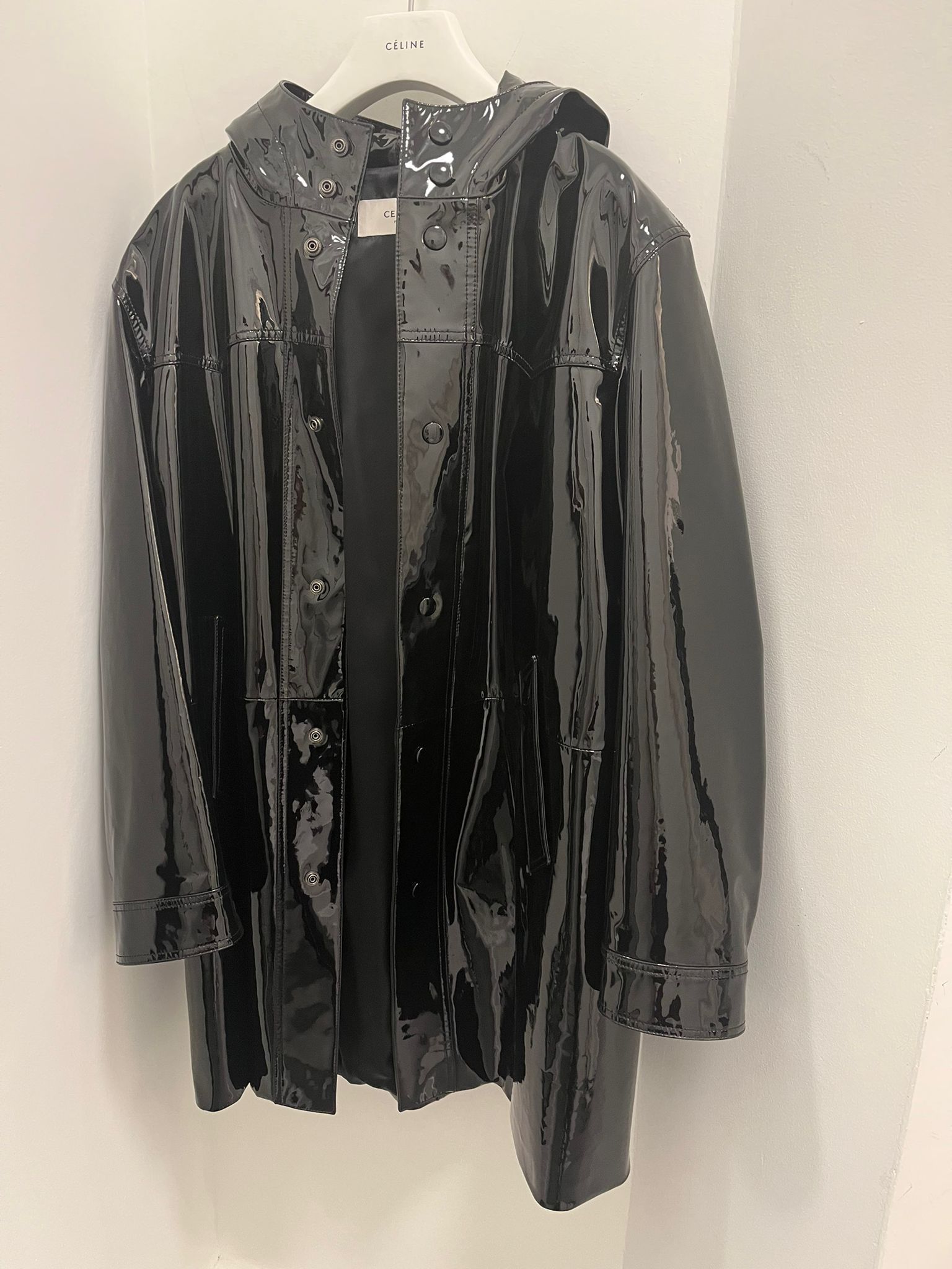 Duffle Vernis Coat in Black Color