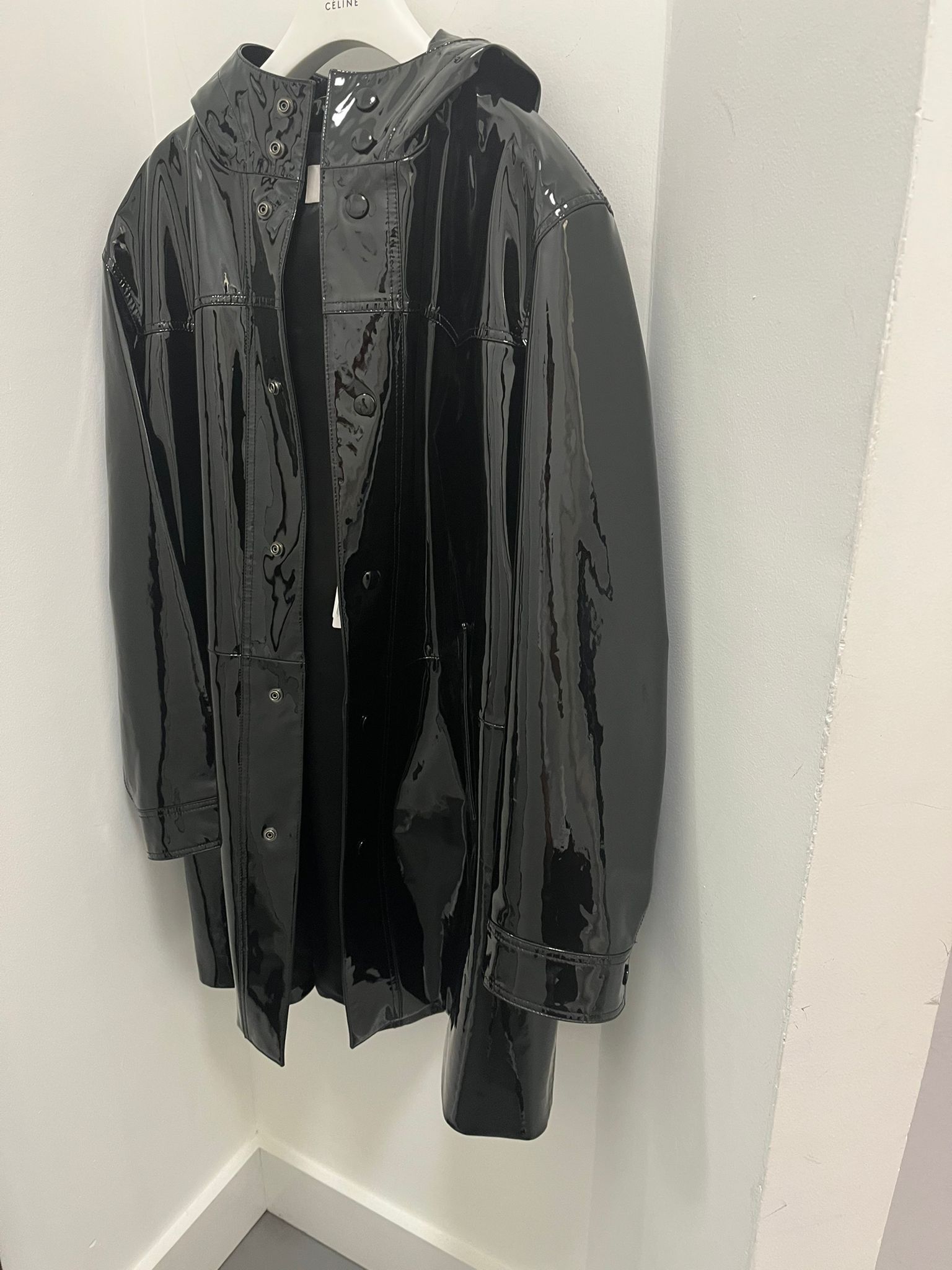 Duffle Vernis Coat in Black Color