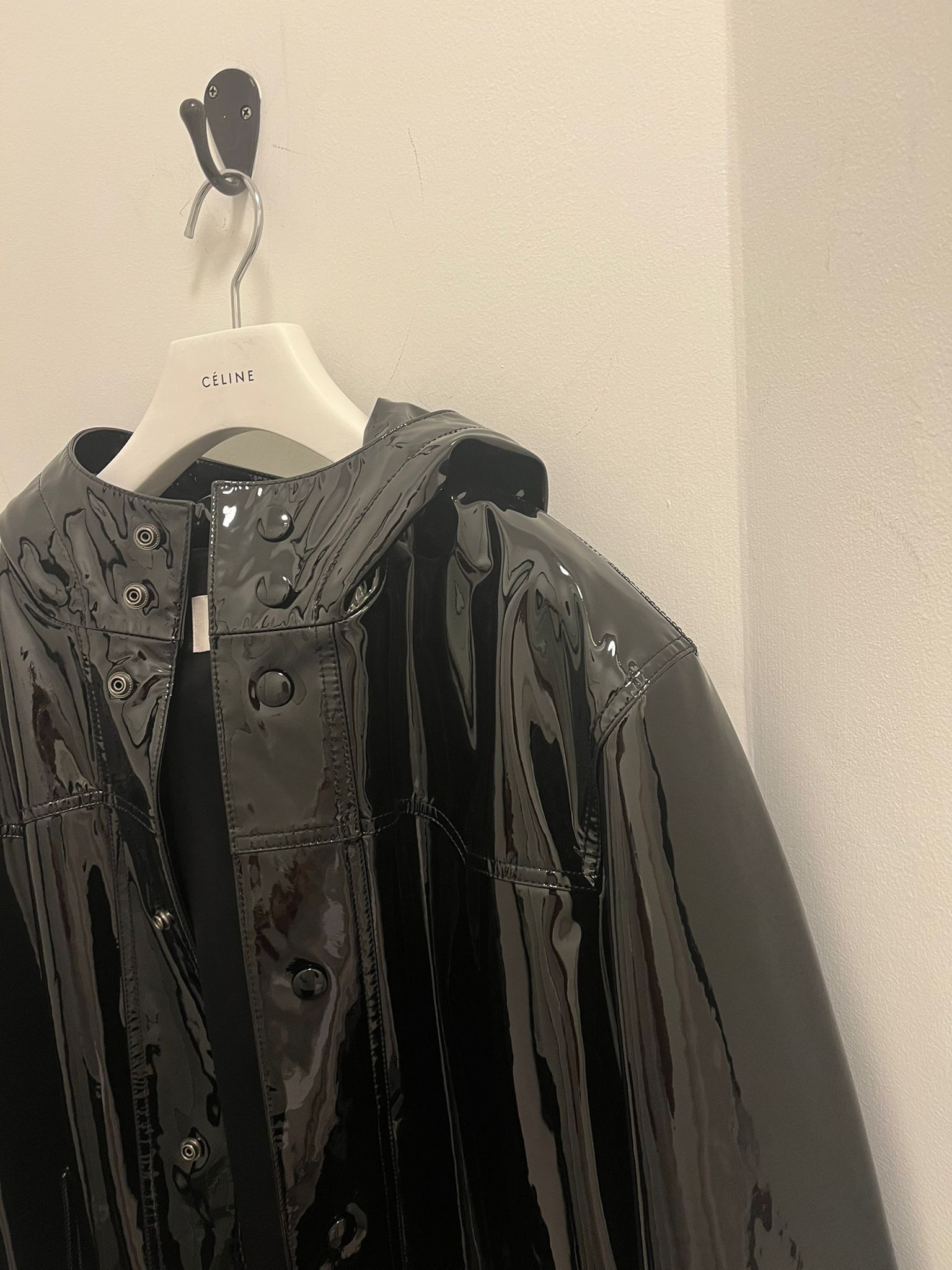 Duffle Vernis Coat in Black Color