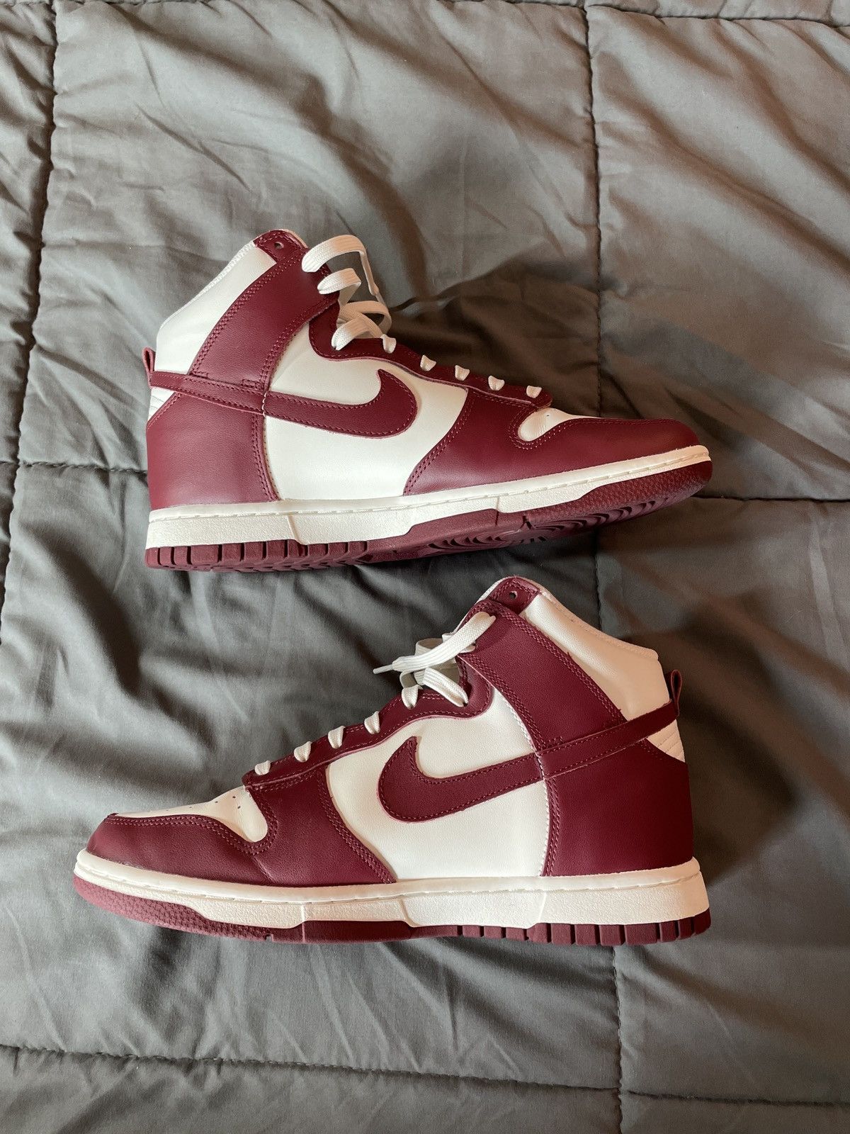 Nike Nike Dunk High Team Red (W) Size US 8 / EU 41 - 2 Thumbnail