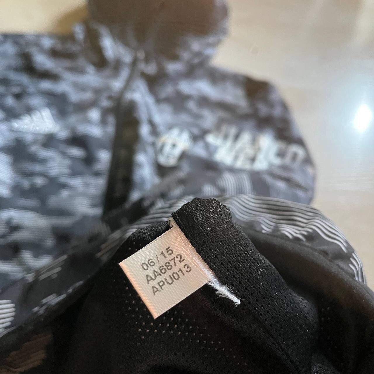 Adidas JUVENTUS ADIDAS 2015/2016 WINDBREAKER JACKET Size US M / EU 48-50 / 2 - 9 Thumbnail