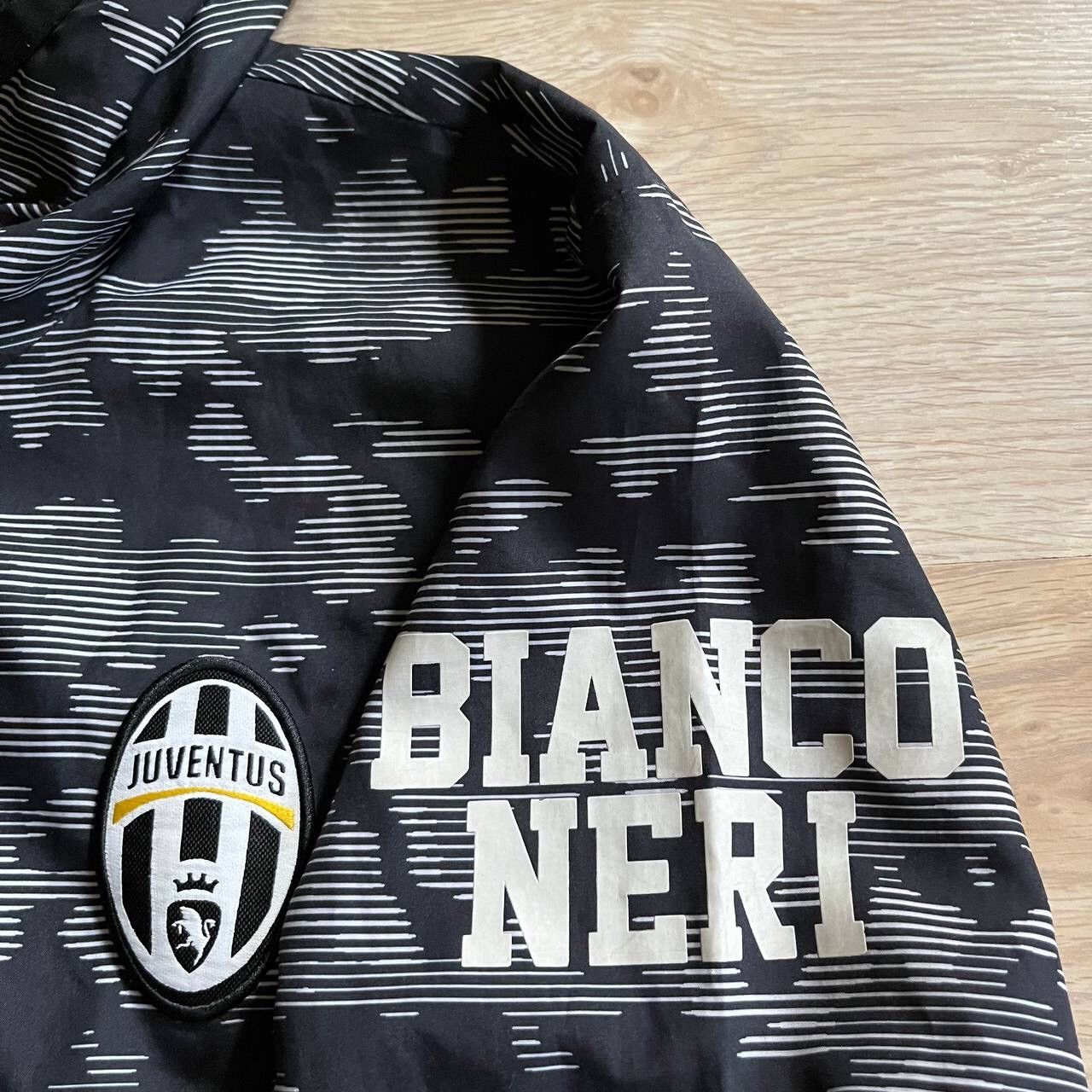 Adidas JUVENTUS ADIDAS 2015/2016 WINDBREAKER JACKET Size US M / EU 48-50 / 2 - 6 Thumbnail