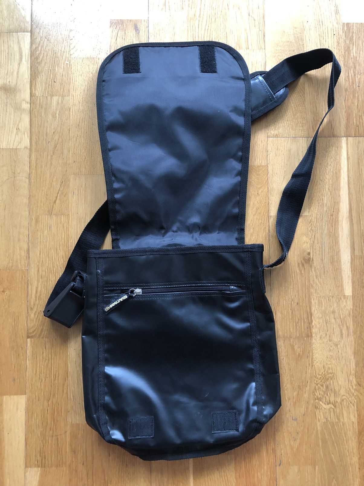 Vintage BULTACO CEMOTO CLASSIC MOTORBIKE RACING CASUAL SPORT BAG Size ONE SIZE - 5 Thumbnail
