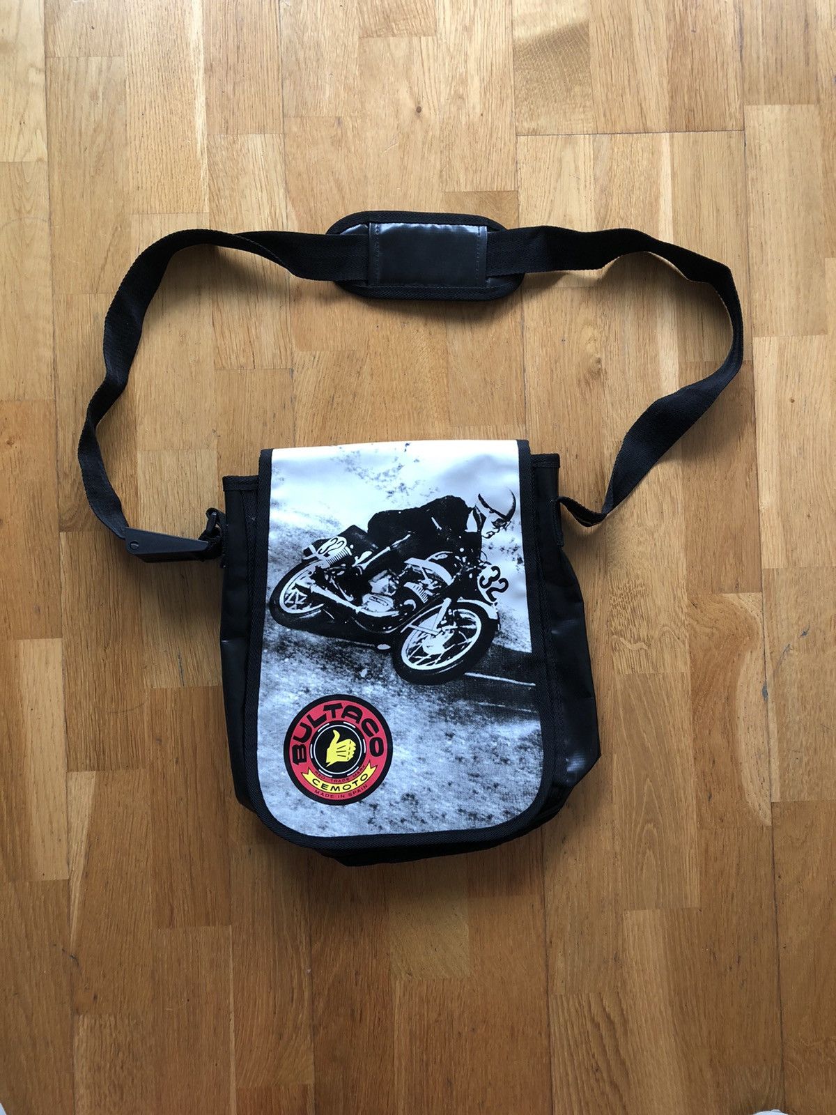 Vintage BULTACO CEMOTO CLASSIC MOTORBIKE RACING CASUAL SPORT BAG Size ONE SIZE - 1 Thumbnail